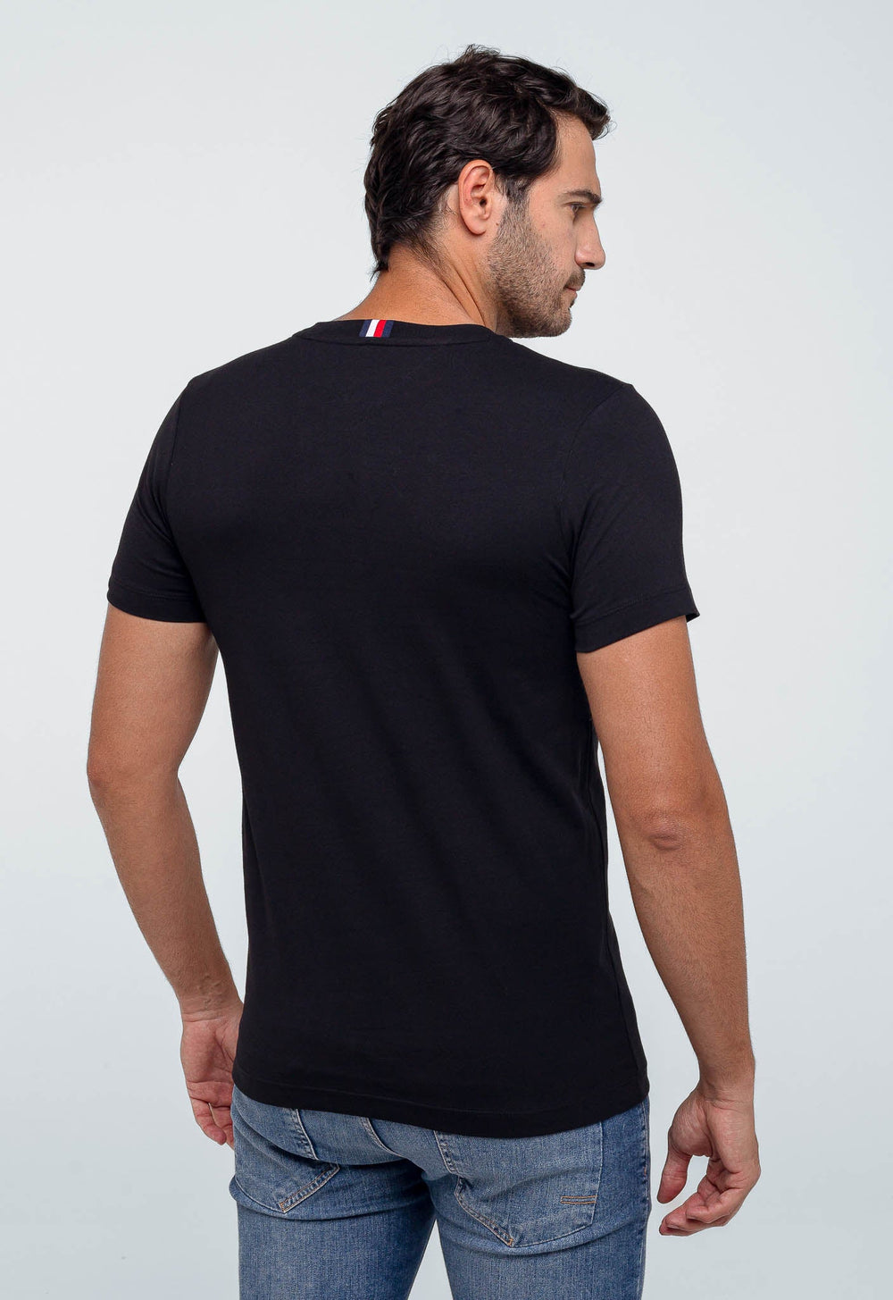 Camiseta Tommy Hilfiger Logo Central Established - Henri Store