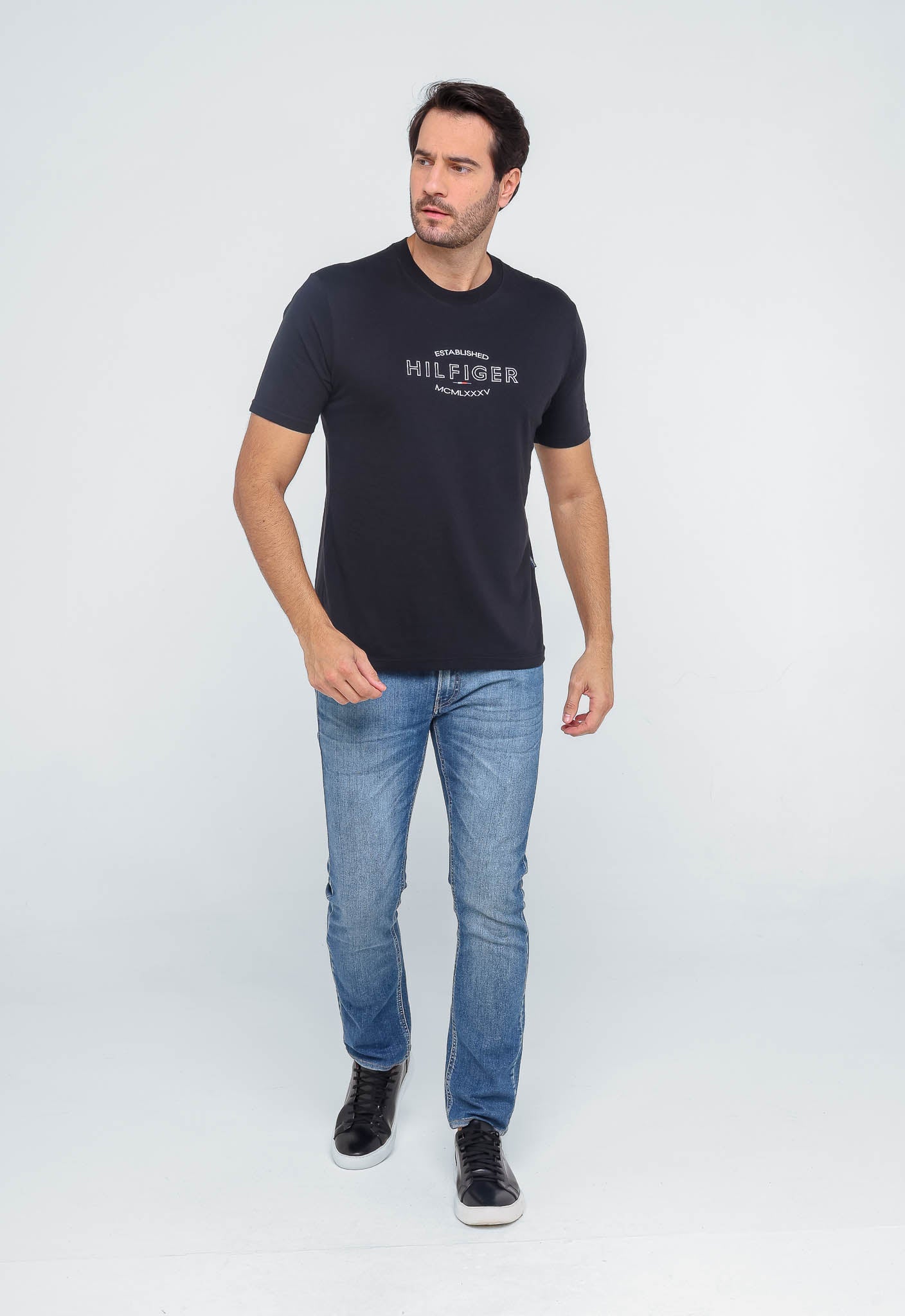 Camiseta Tommy Hilfiger Logo Central MCMLXXXV - Henri Store