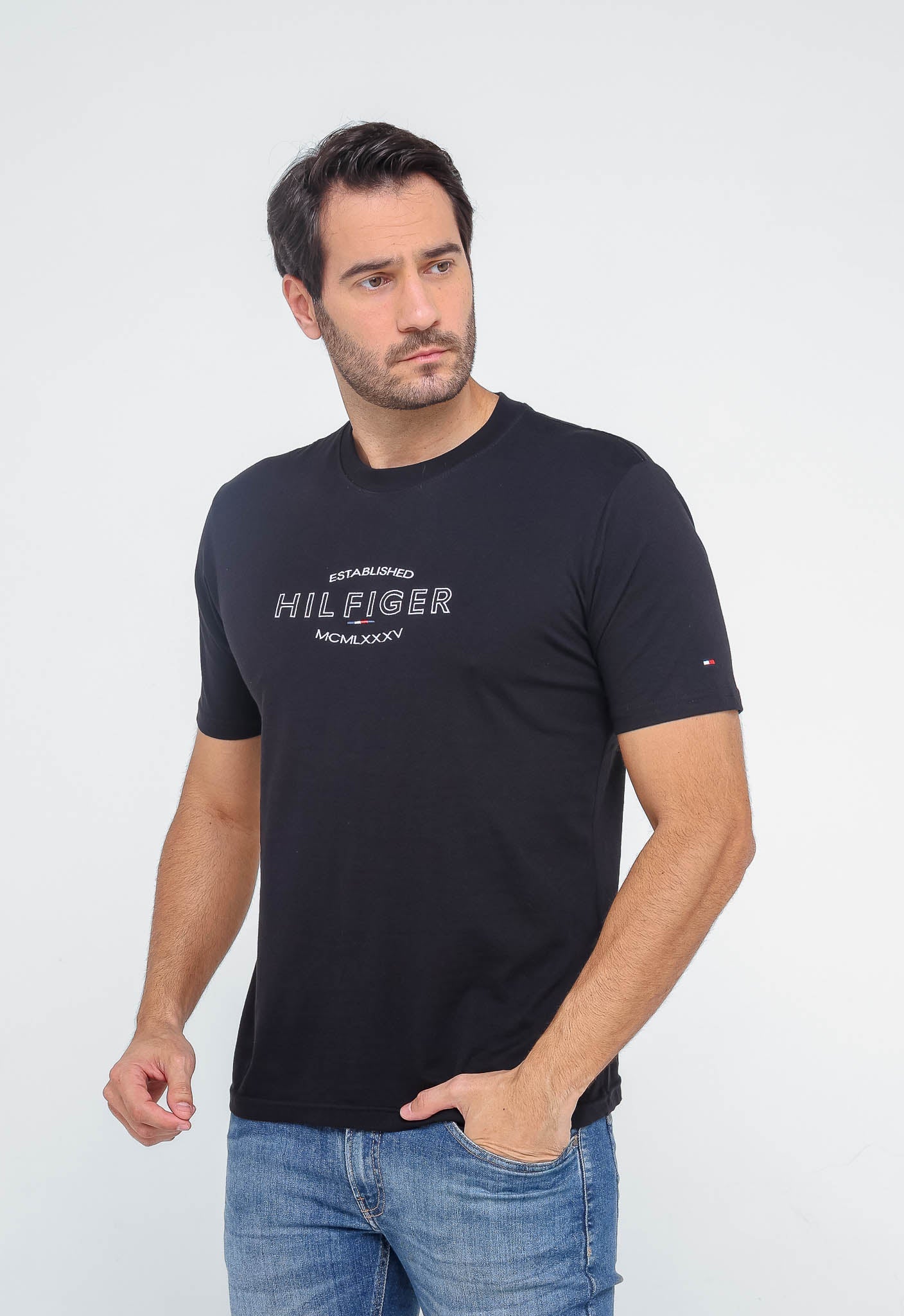 Camiseta Tommy Hilfiger Logo Central MCMLXXXV - Henri Store