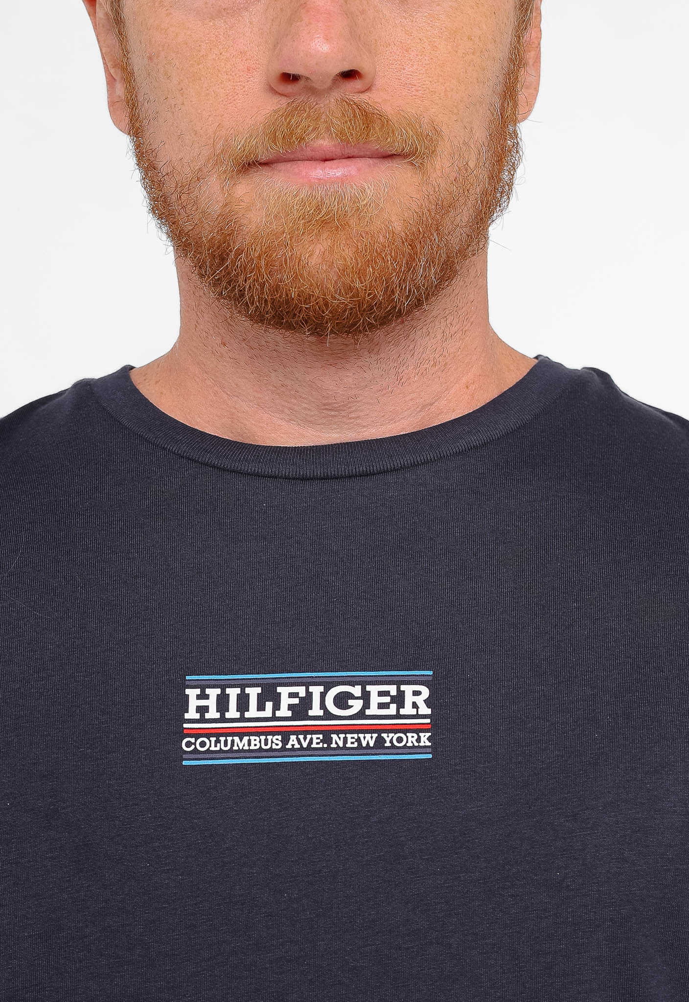 Camiseta Tommy Hilfiger Logo Central Small - Henri Store