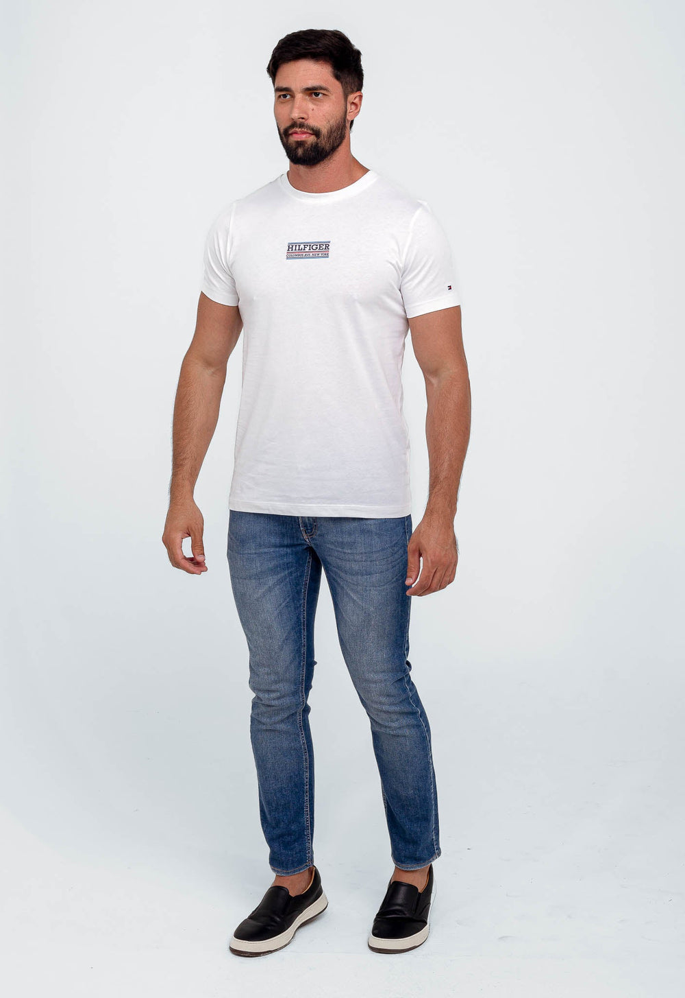 Camiseta Tommy Hilfiger Logo Central Small - Henri Store