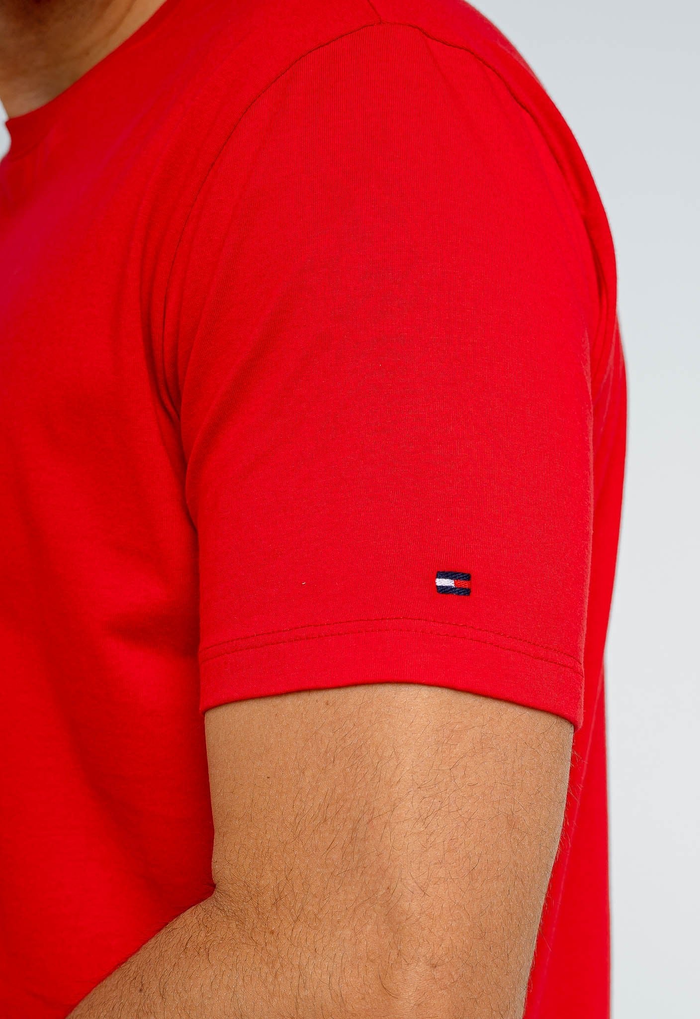 Camiseta Tommy Hilfiger Logo Central Tee - LIVE - Henri Store