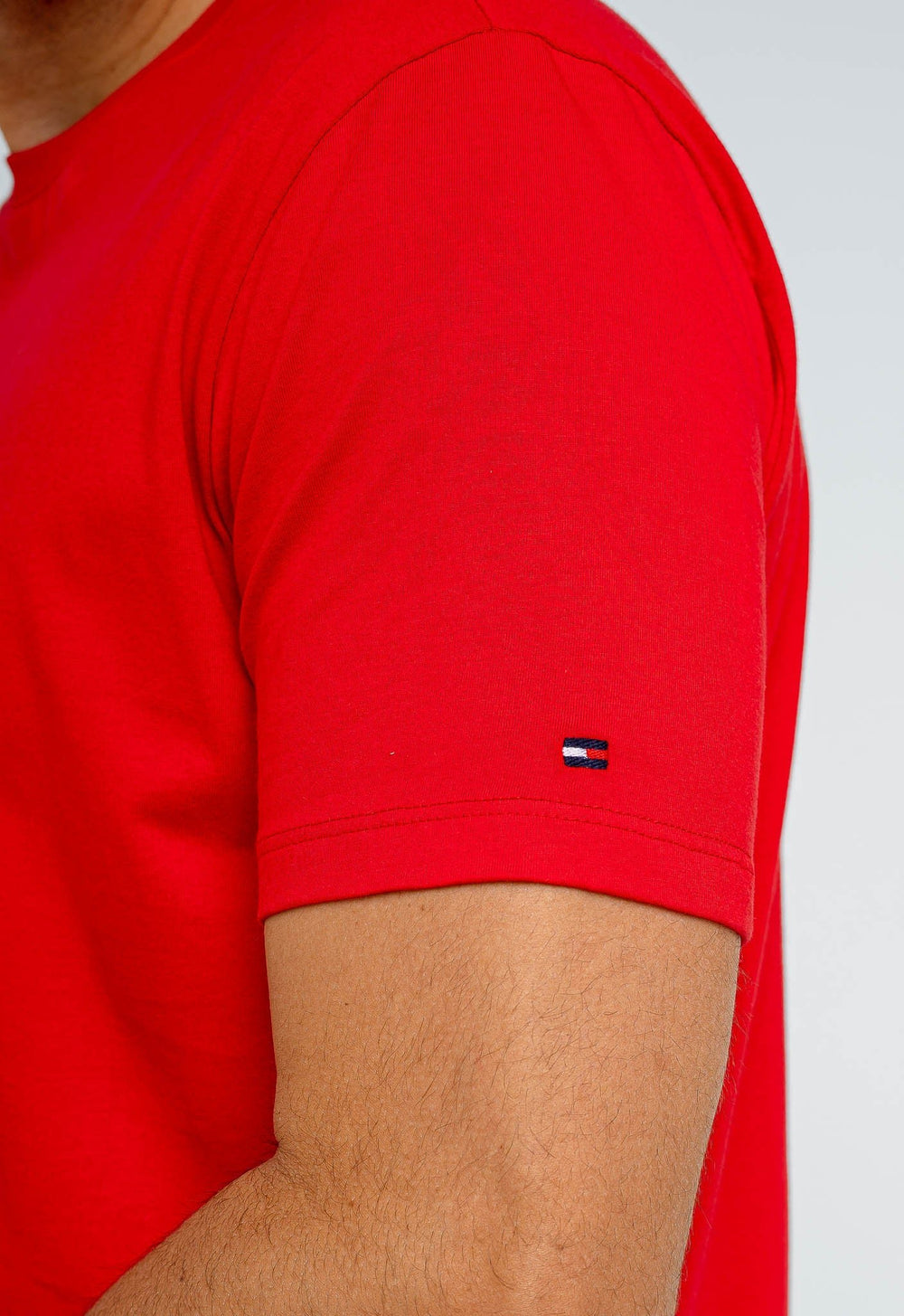 Camiseta Tommy Hilfiger Logo Central Tee - LIVE - Henri Store