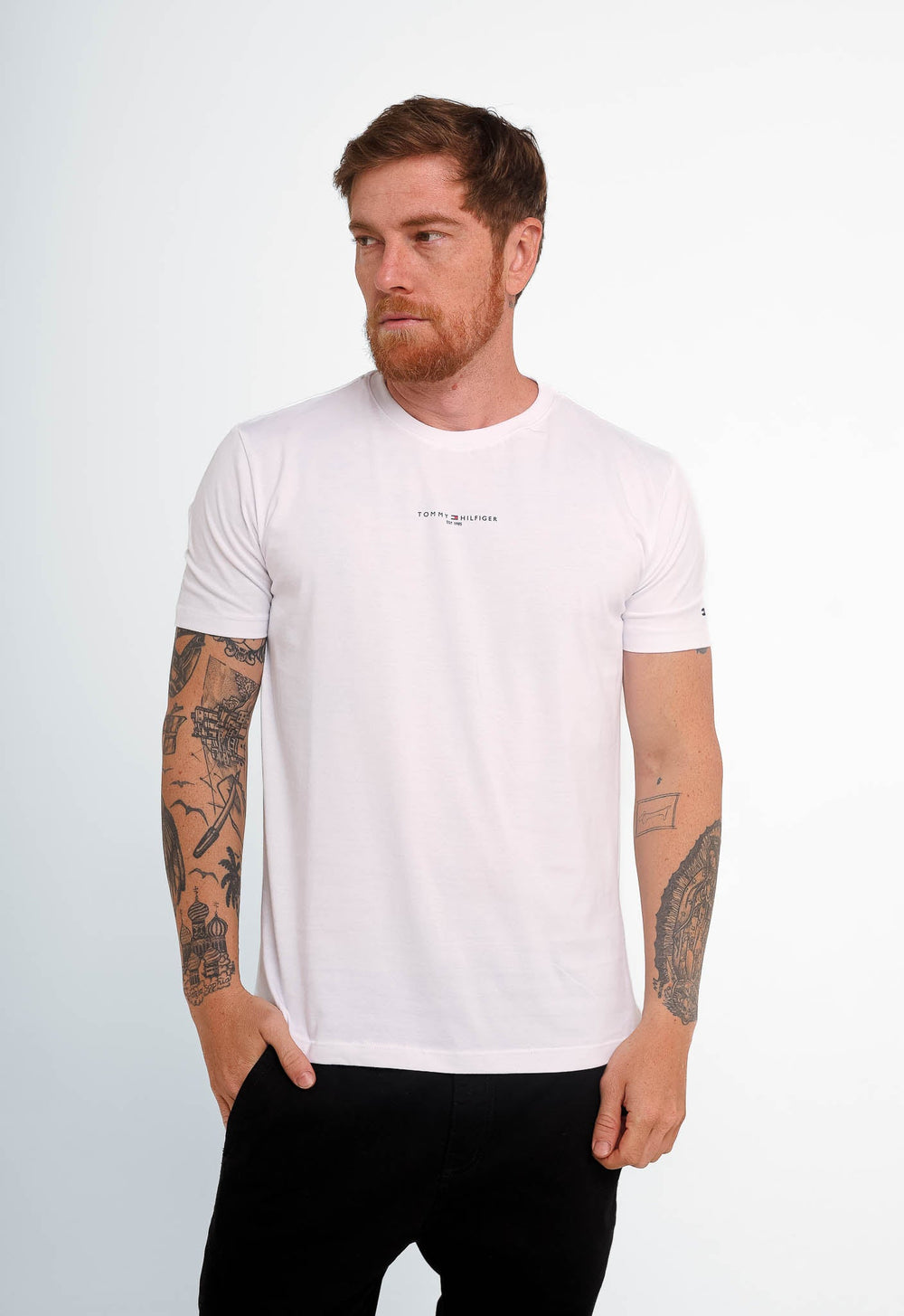 Camiseta Tommy Hilfiger Logo Central Tee - LIVE - Henri Store