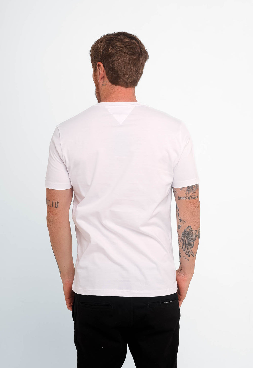 Camiseta Tommy Hilfiger Logo Central Tee - LIVE - Henri Store