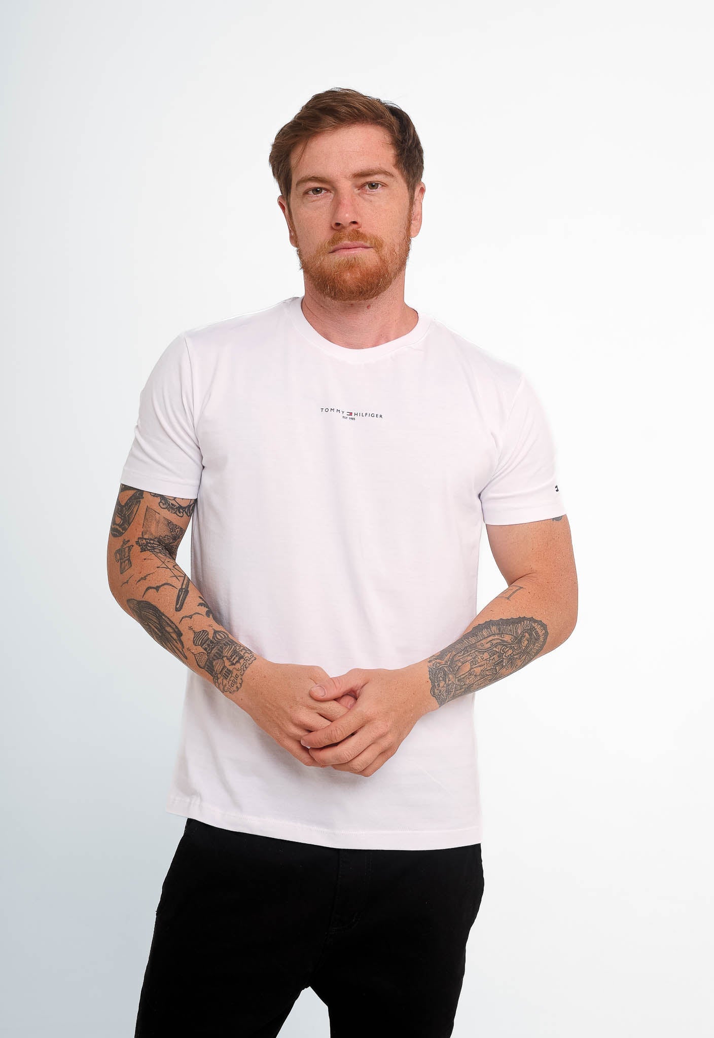 Camiseta Tommy Hilfiger Logo Central Tee - LIVE - Henri Store
