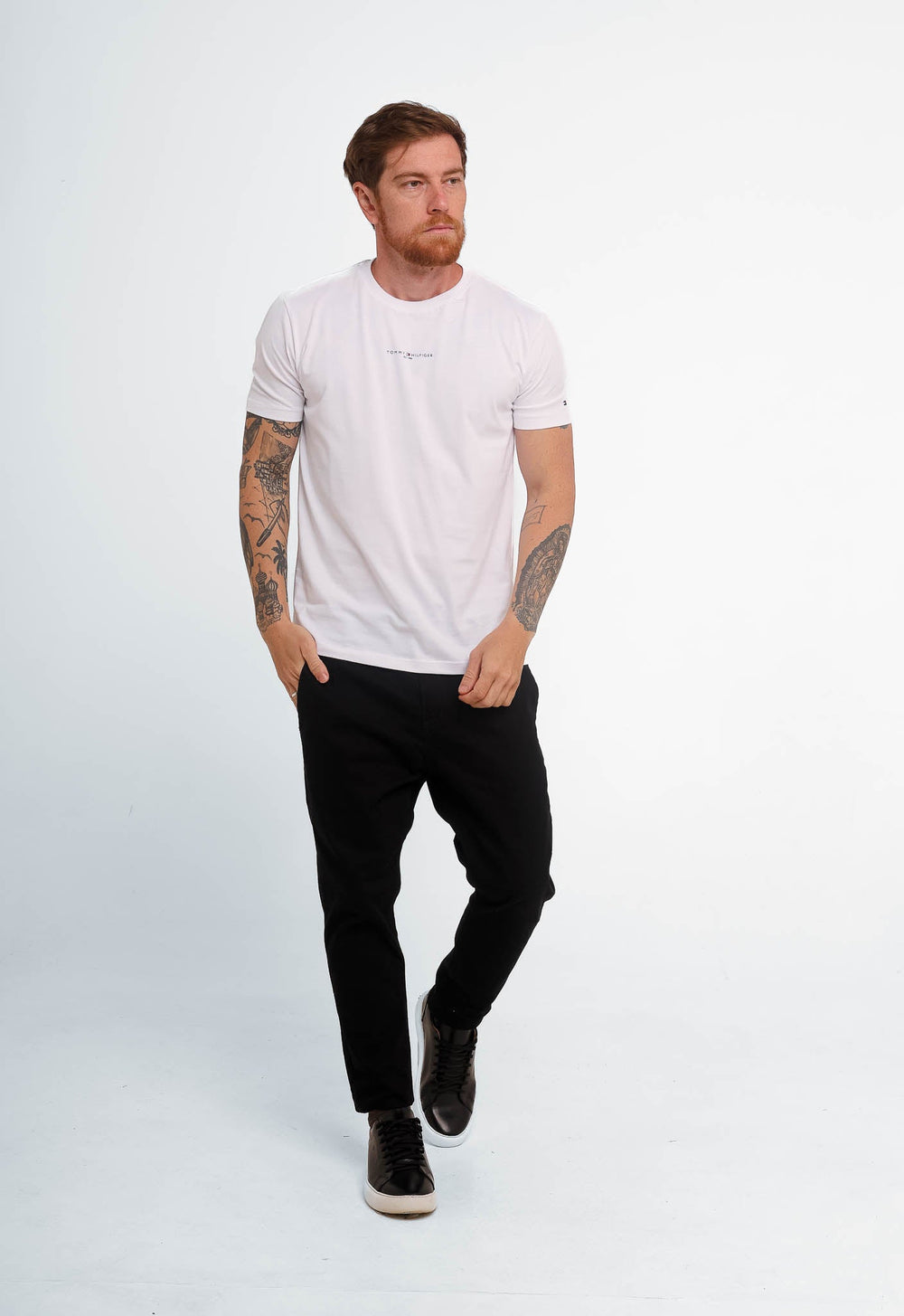 Camiseta Tommy Hilfiger Logo Central Tee - LIVE - Henri Store