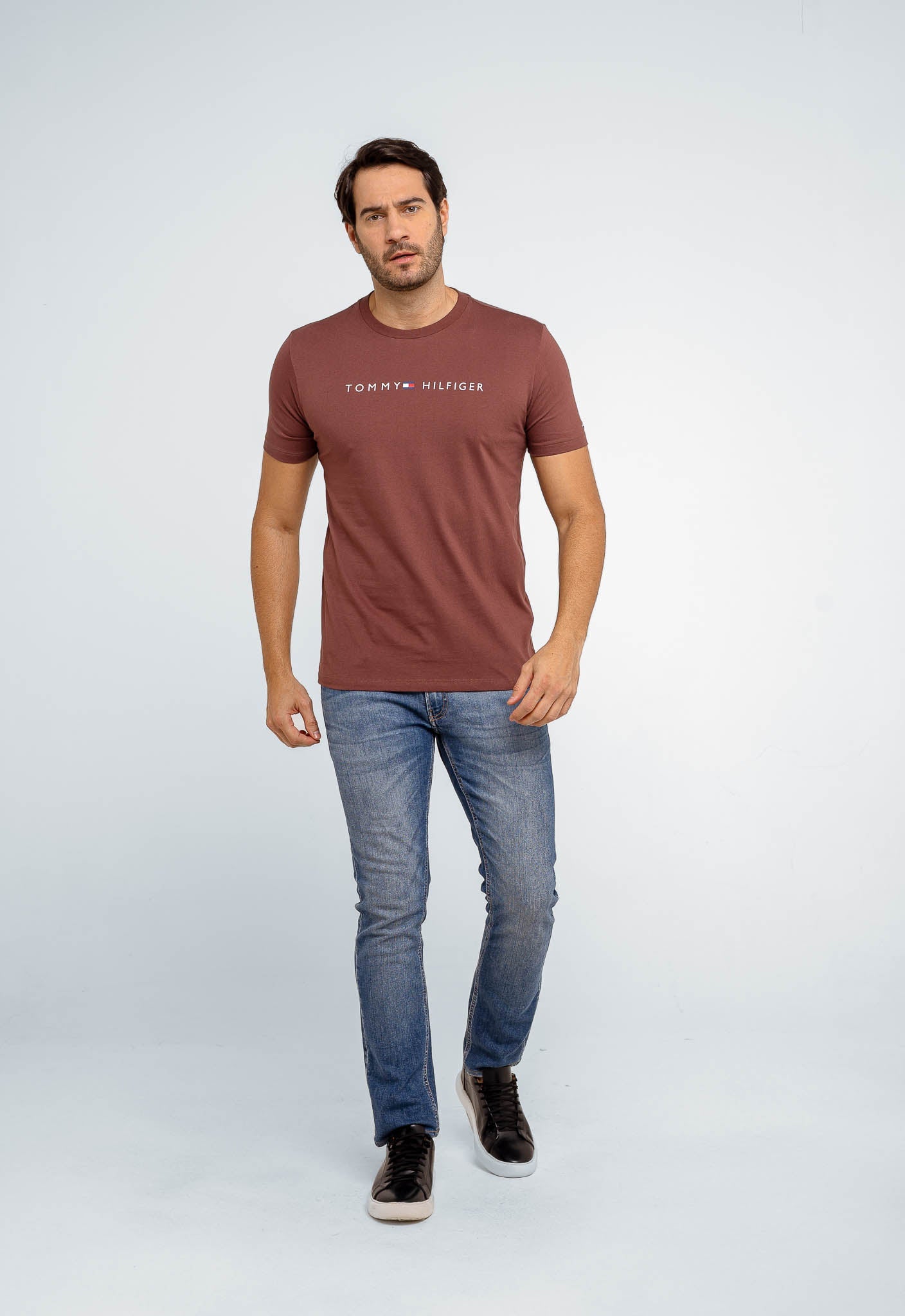 Camiseta Tommy Hilfiger Logo Central - Henri Store