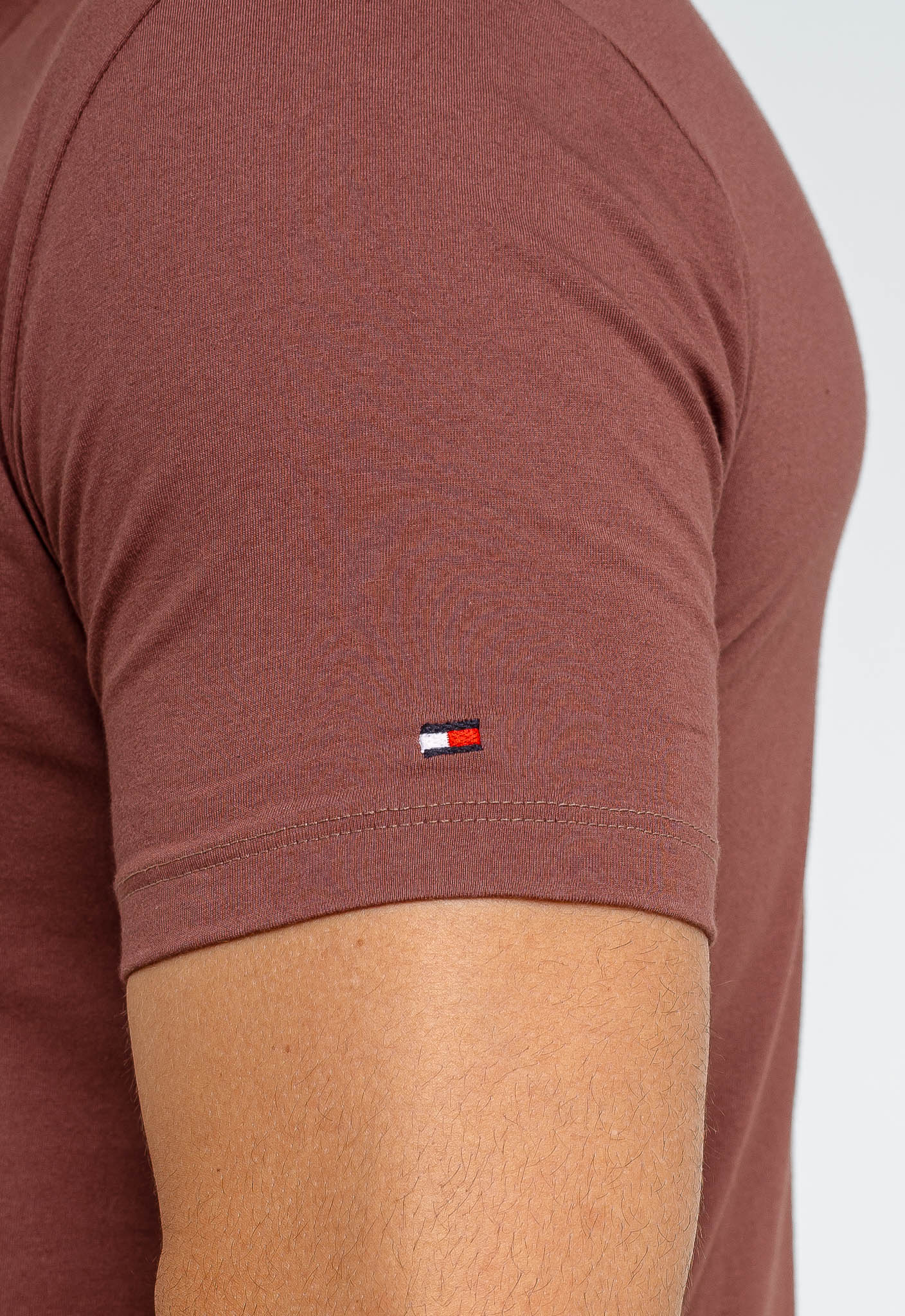 Camiseta Tommy Hilfiger Logo Central - Henri Store