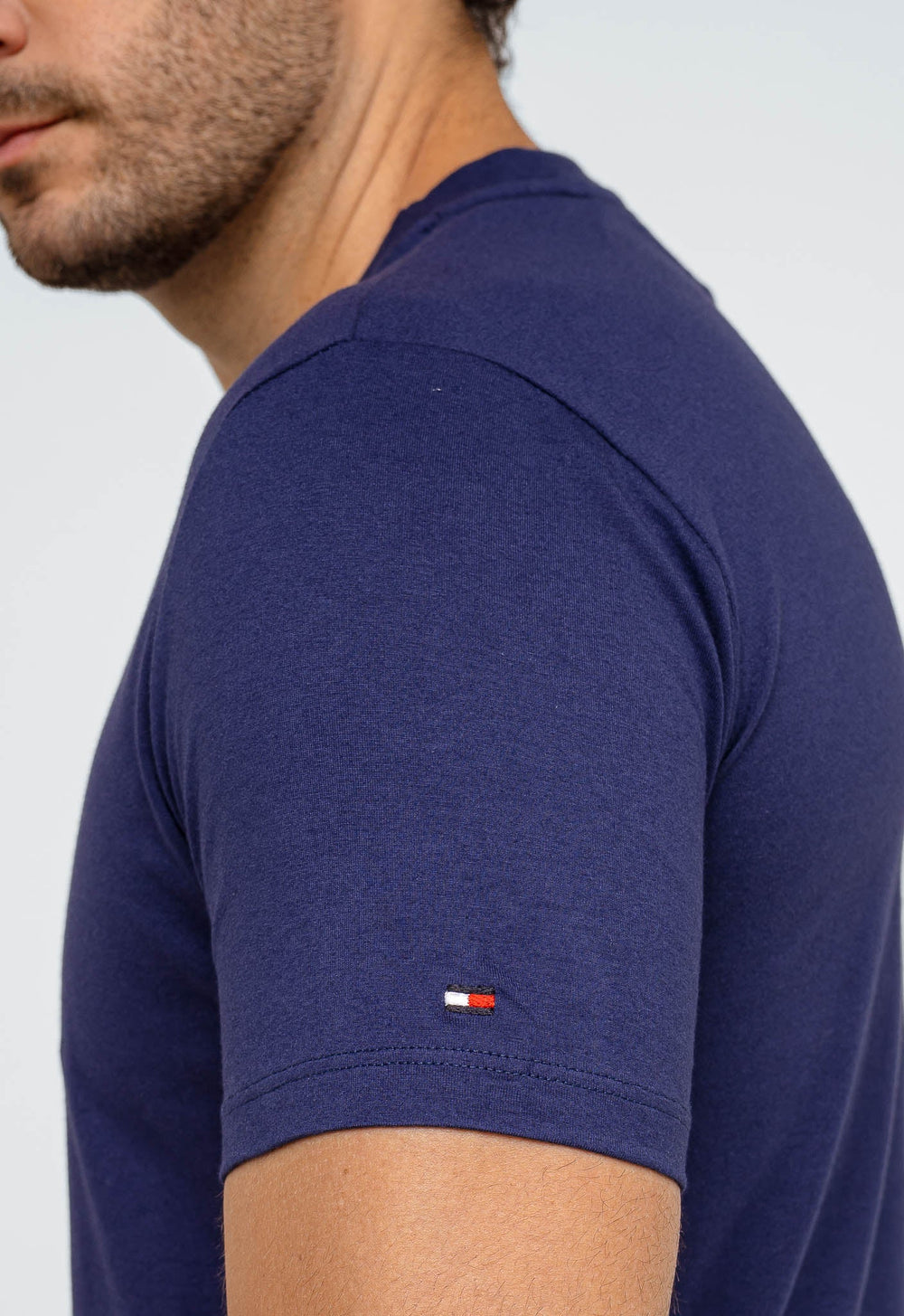 Camiseta Tommy Hilfiger Logo Central - Henri Store