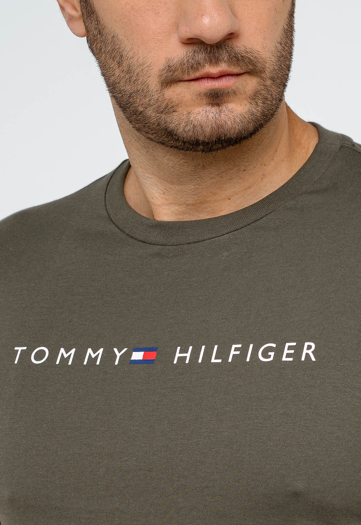 Camiseta Tommy Hilfiger Logo Central - Henri Store