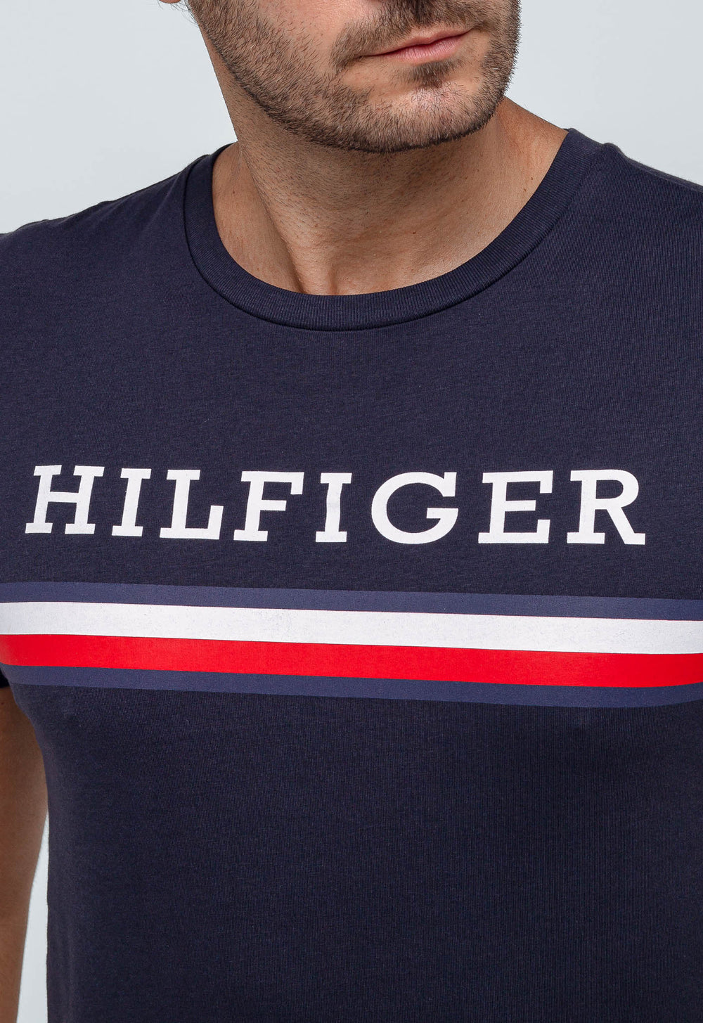 Camiseta Tommy Hilfiger Logo Centralizer - Henri Store