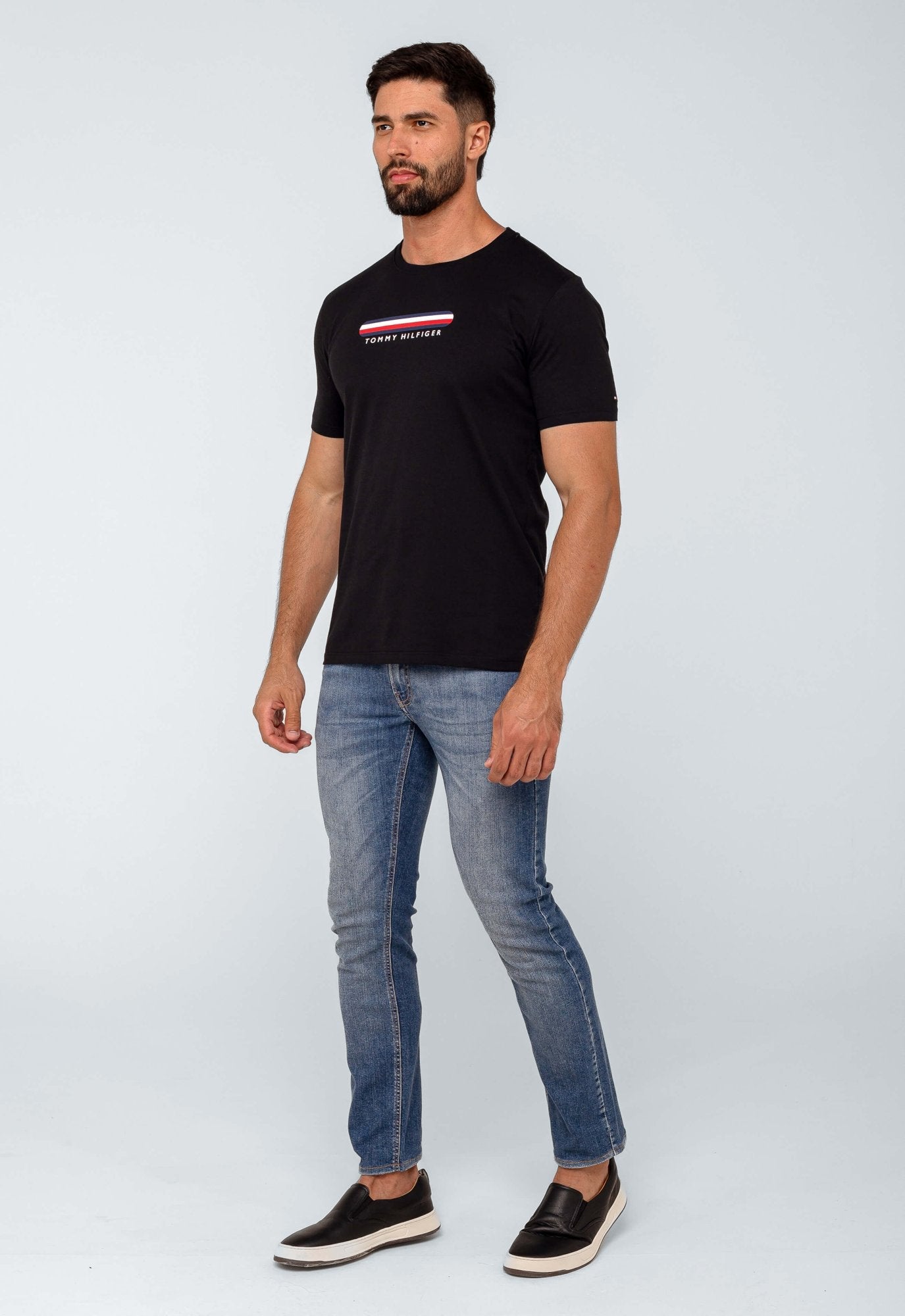 Camiseta Tommy Hilfiger Logo em Relevo - Henri Store