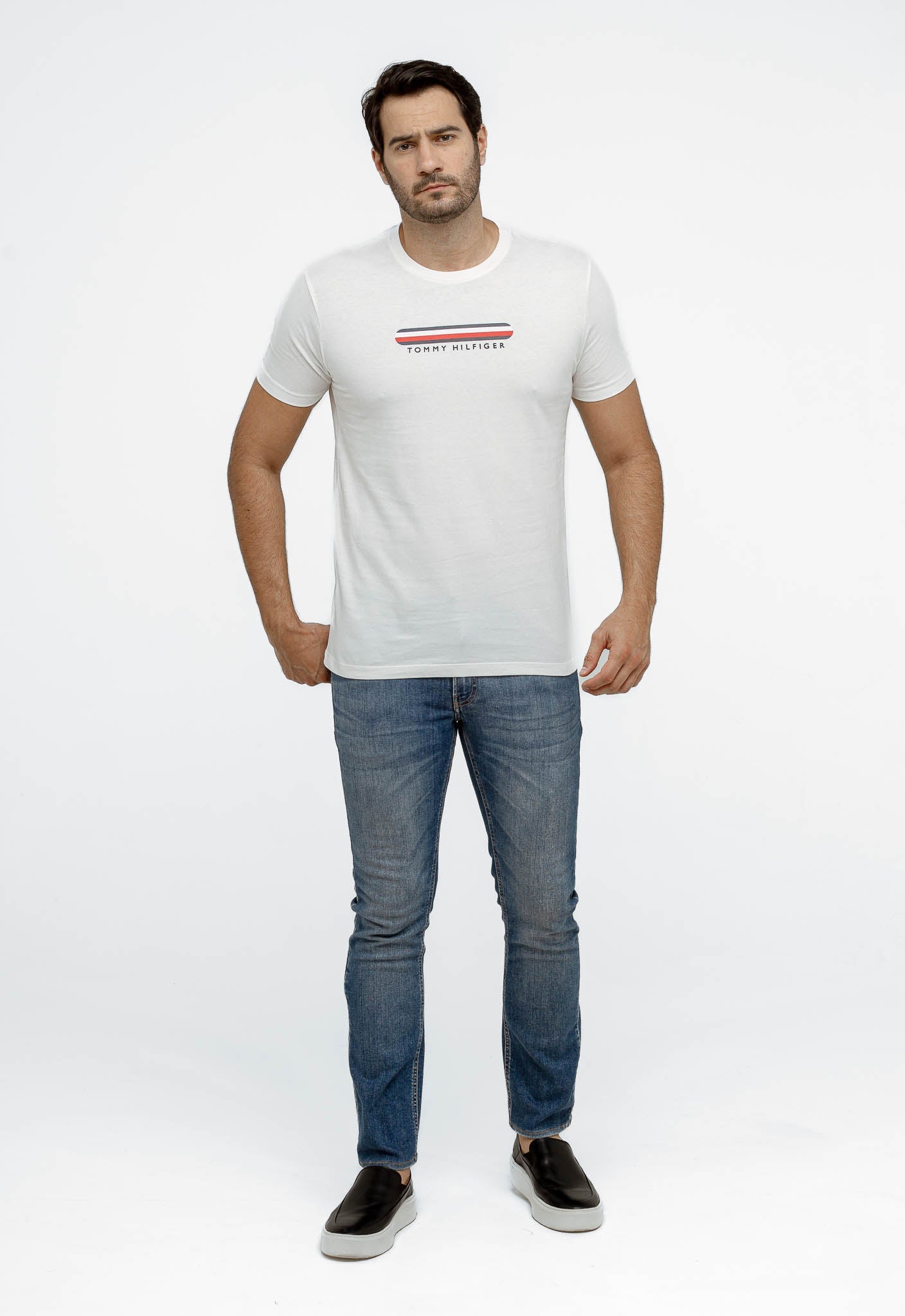 Camiseta Tommy Hilfiger Logo em Relevo - Henri Store