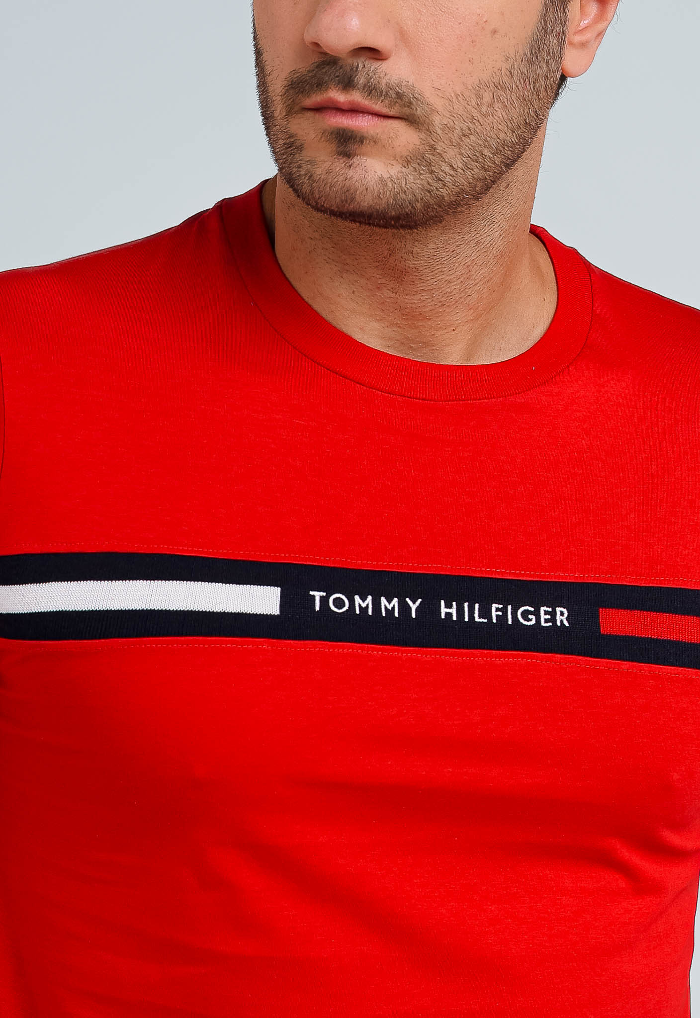 Camiseta Tommy Hilfiger Logo Faixa Colorida - Henri Store