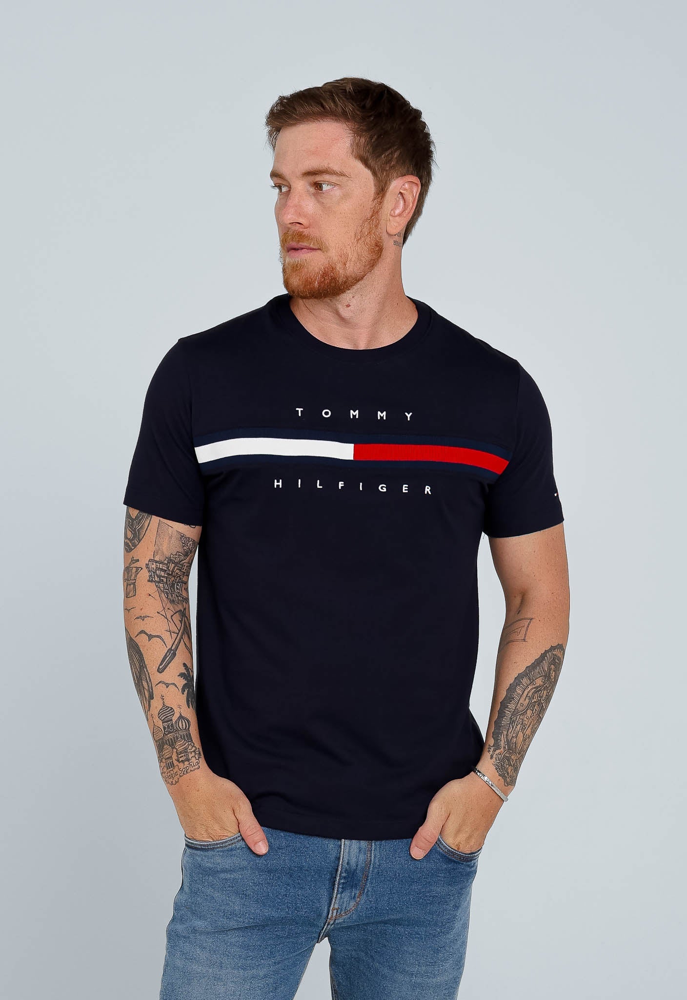 Camiseta Tommy Hilfiger Logo Faixa Tricolor - Henri Store
