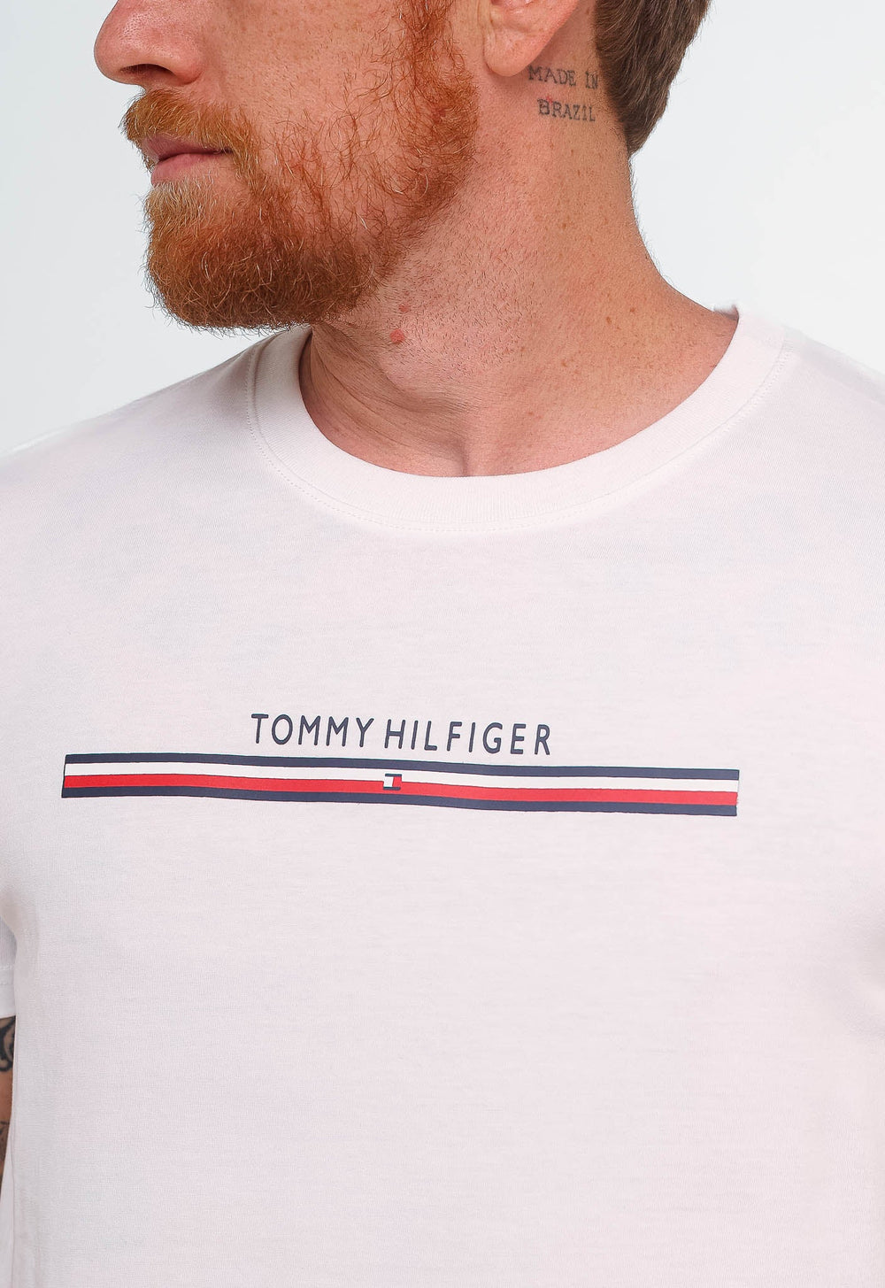 Camiseta Tommy Hilfiger Logo Frontal - LIVE - Henri Store