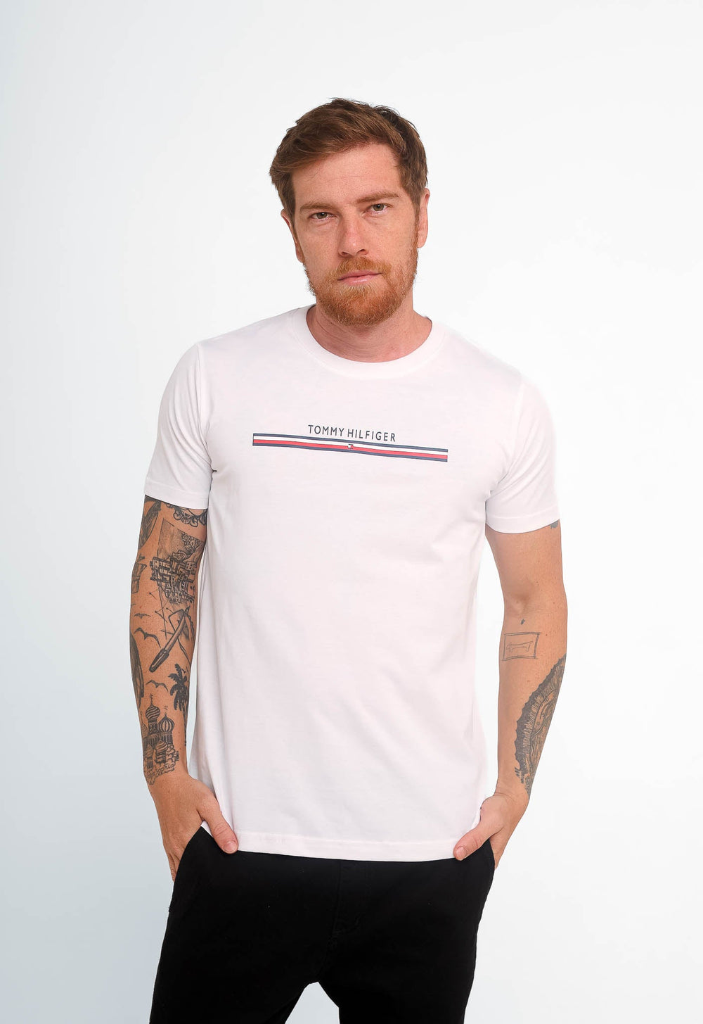 Camiseta Tommy Hilfiger Logo Frontal - LIVE - Henri Store