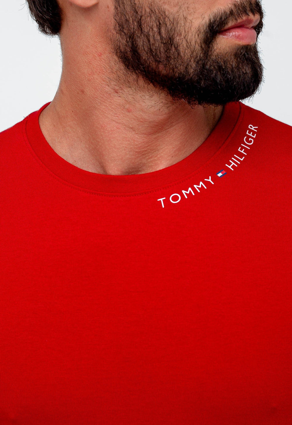 Camiseta Tommy Hilfiger Logo Gola - Henri Store