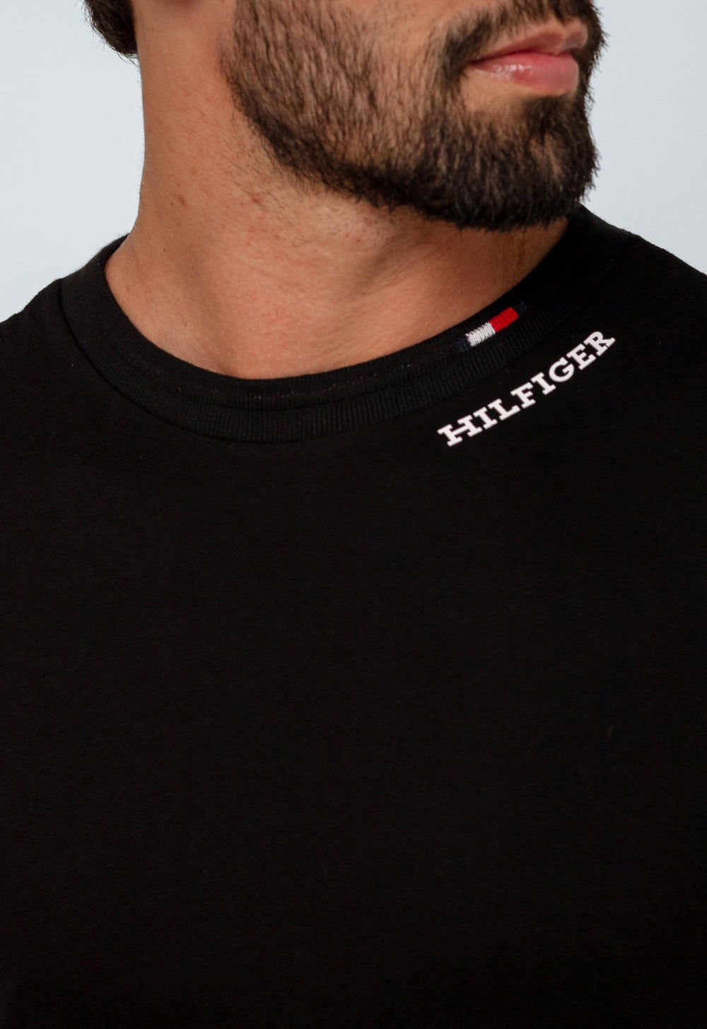 Camiseta Tommy Hilfiger Logo Linear - Henri Store