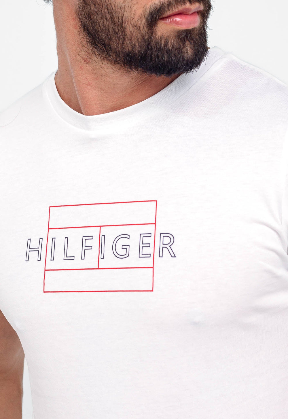Camiseta Tommy Hilfiger Logo Outline - Henri Store