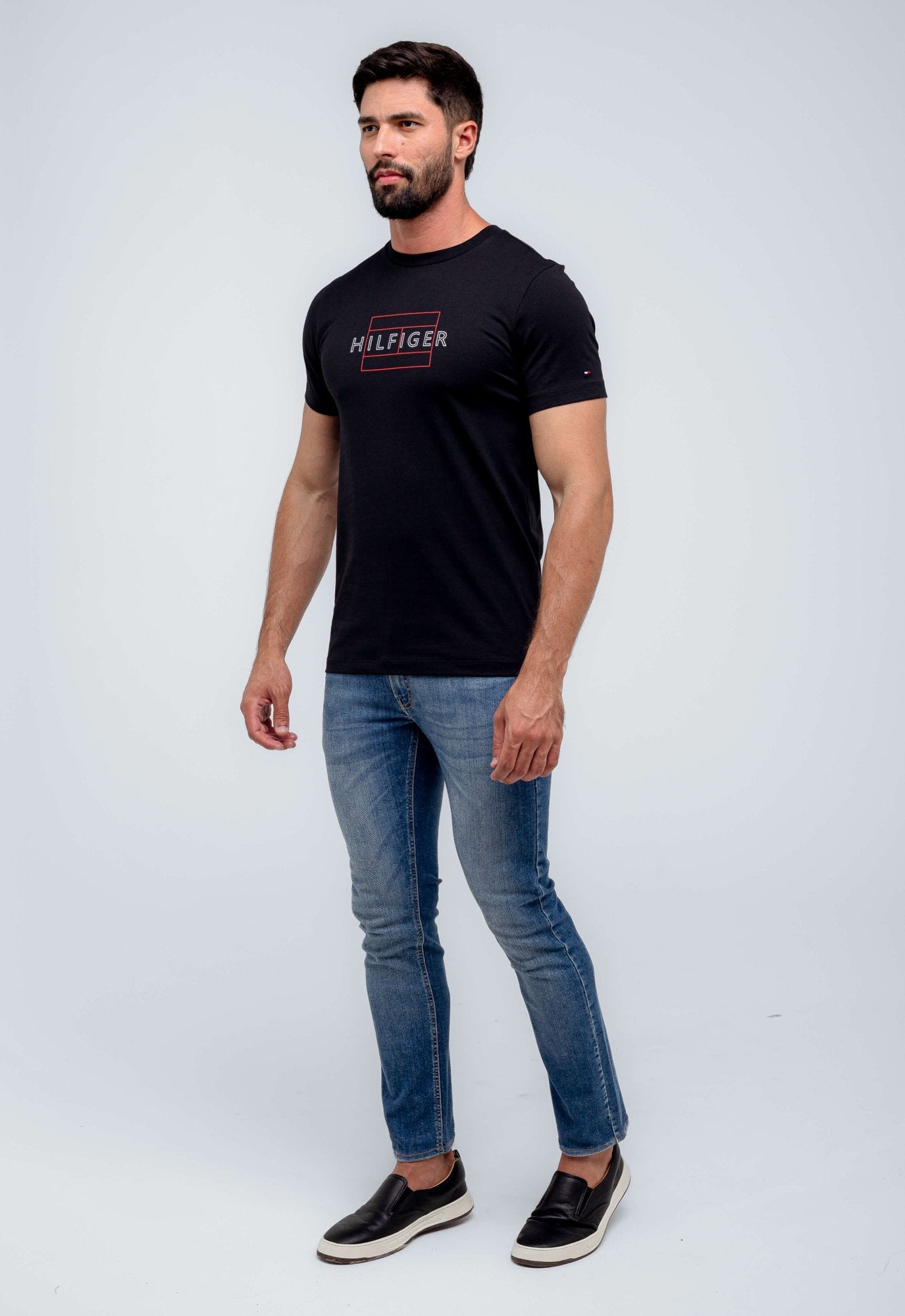 Camiseta Tommy Hilfiger Logo Outline - Henri Store