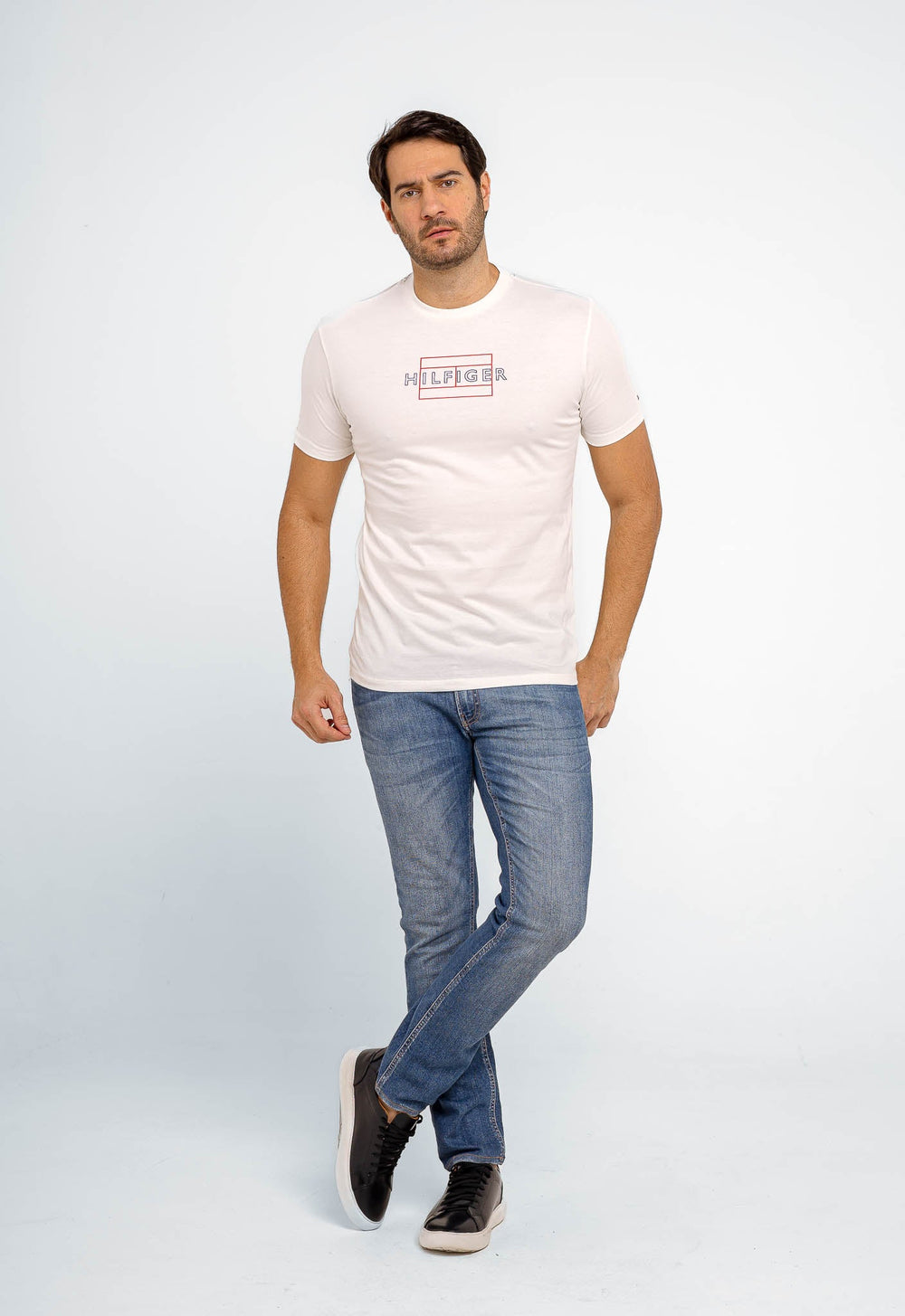 Camiseta Tommy Hilfiger Logo Outline - Henri Store