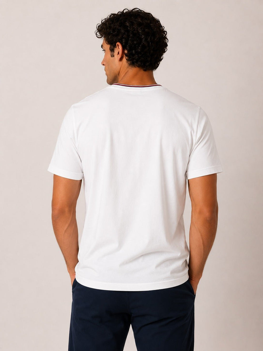 Camiseta Tommy Hilfiger Logo Peito Branca - Henri Store