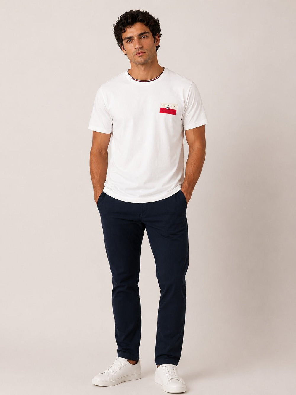 Camiseta Tommy Hilfiger Logo Peito Branca - Henri Store