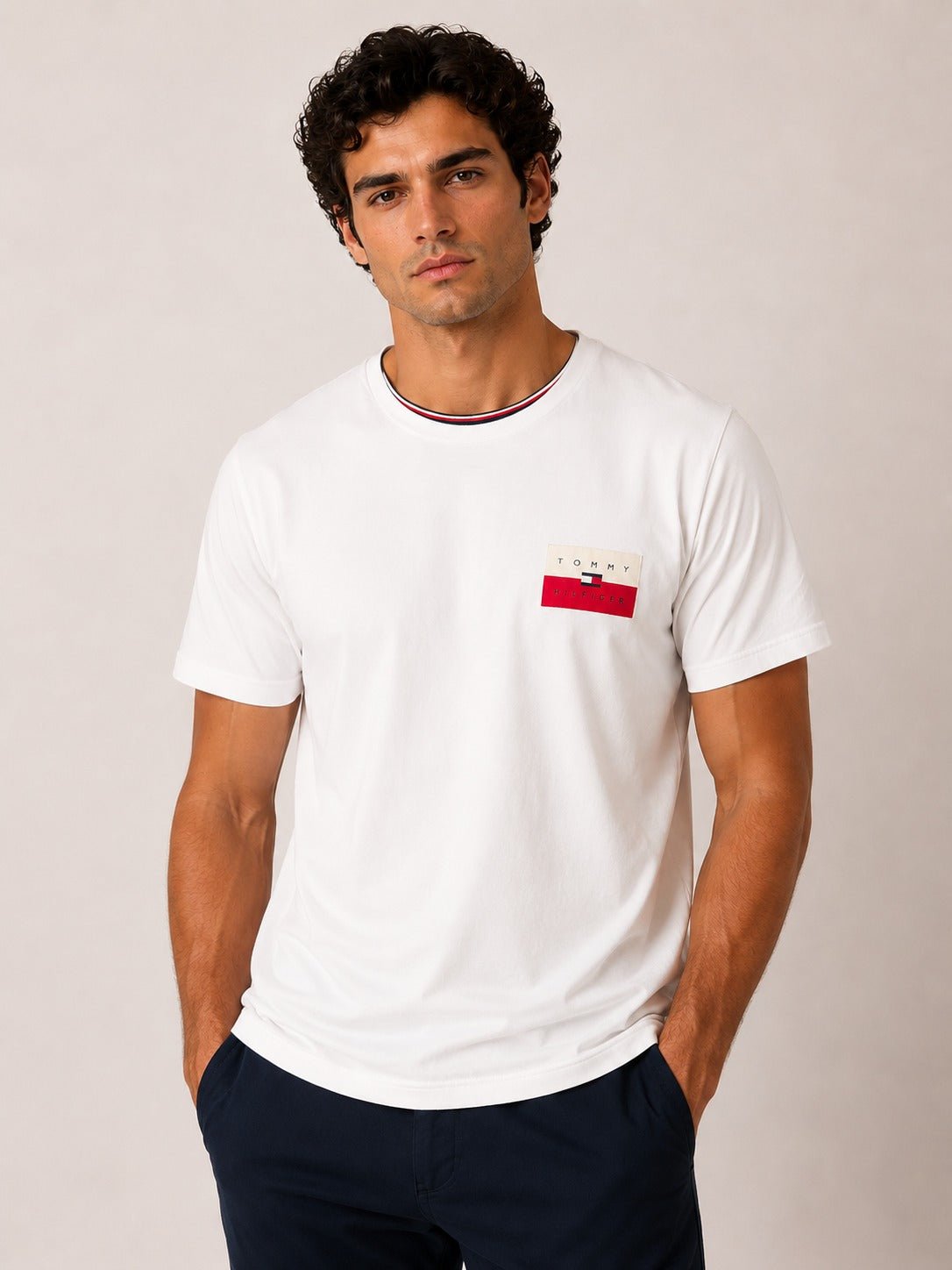 Camiseta Tommy Hilfiger Logo Peito Branca - Henri Store