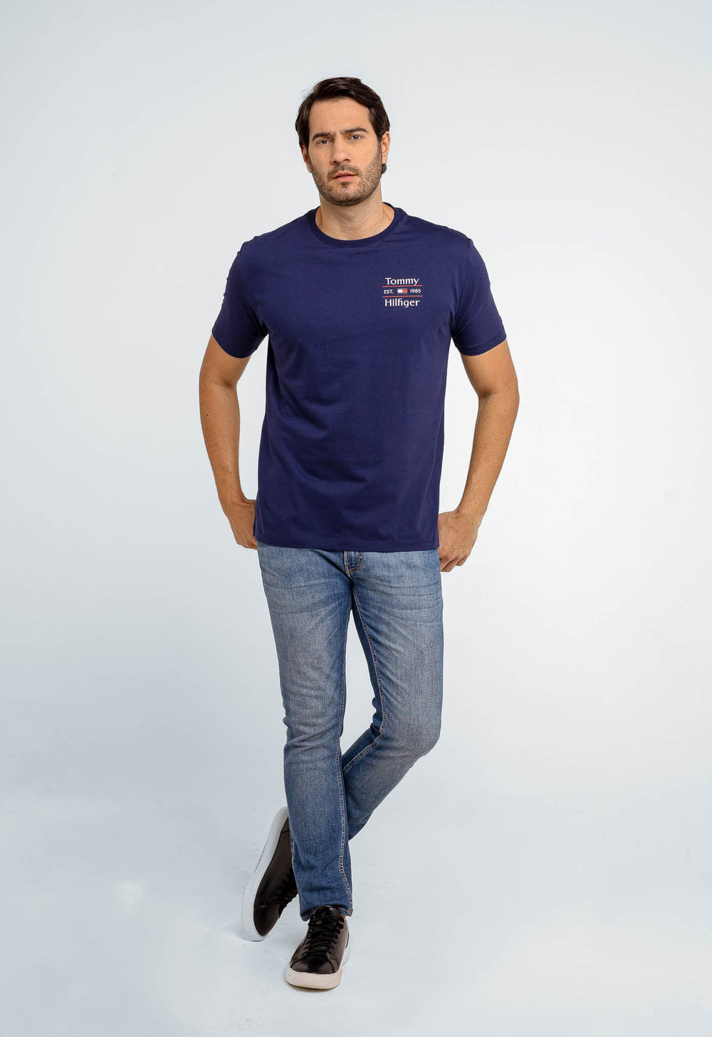 Camiseta Tommy Hilfiger Logo Peito Est. 1985 - Henri Store