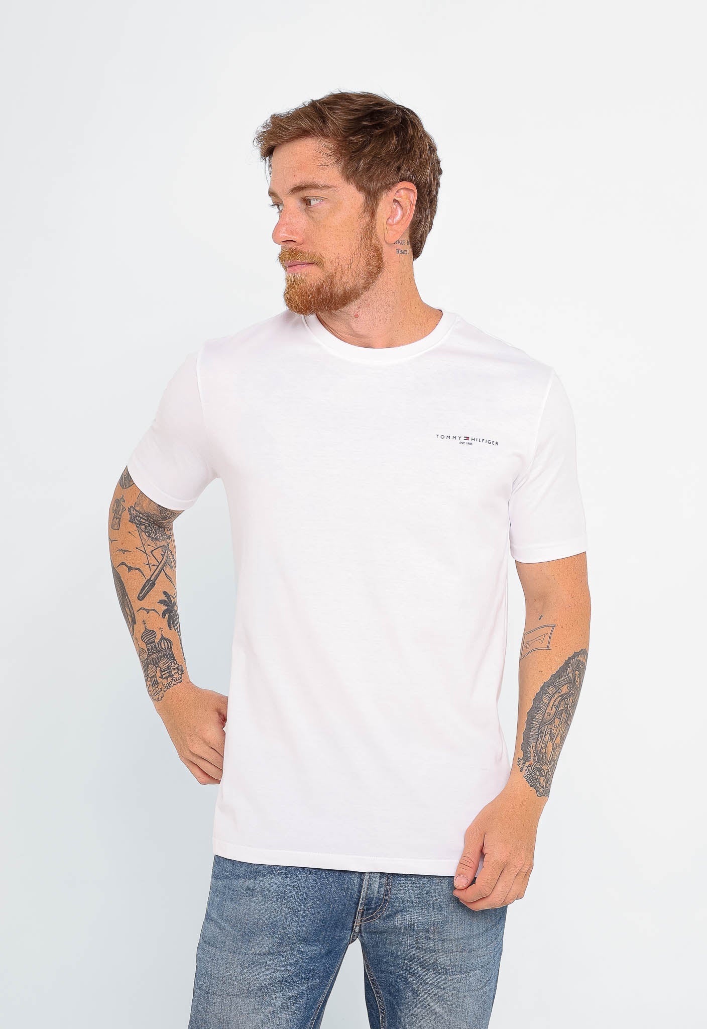 Camiseta Tommy Hilfiger Logo Peito Est.1985 - LIVE - Henri Store