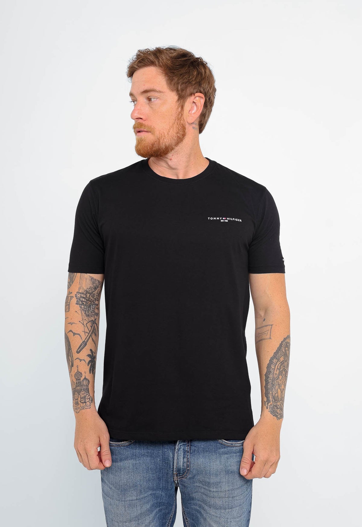 Camiseta Tommy Hilfiger Logo Peito Est.1985 - LIVE - Henri Store