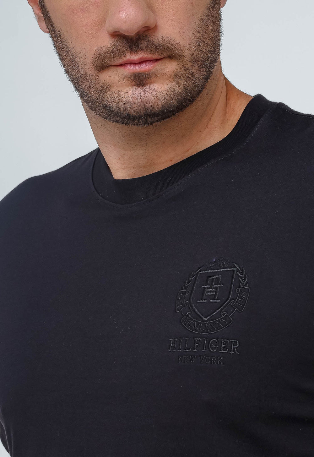 Camiseta Tommy Hilfiger Logo Peito NY - Henri Store