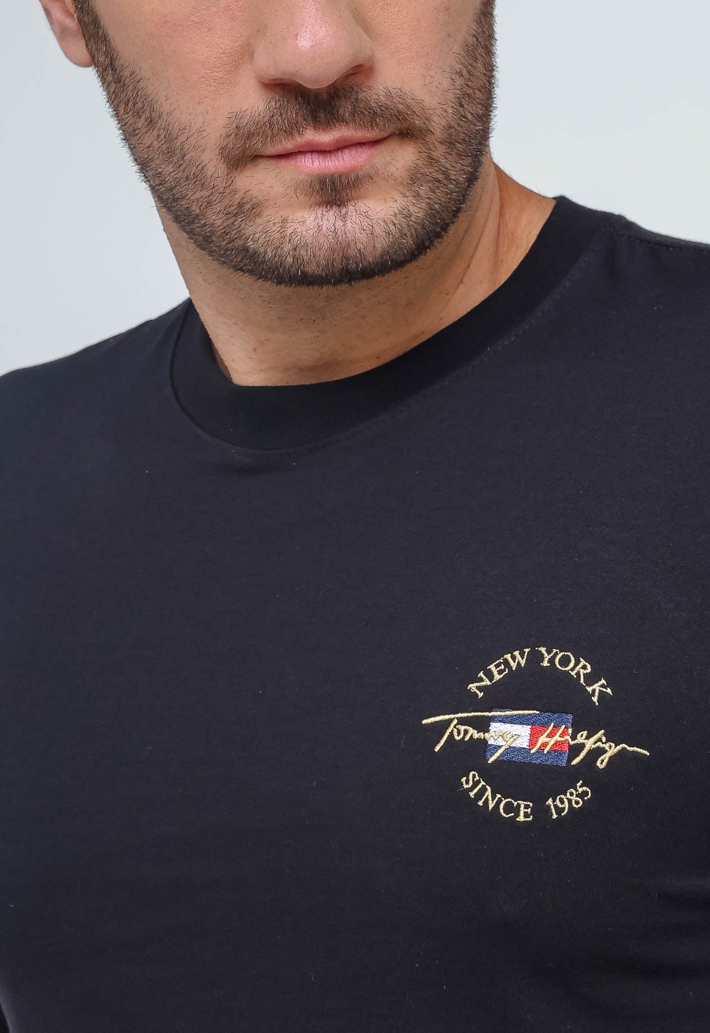 Camiseta Tommy Hilfiger Logo Peito Since 1985 - Henri Store