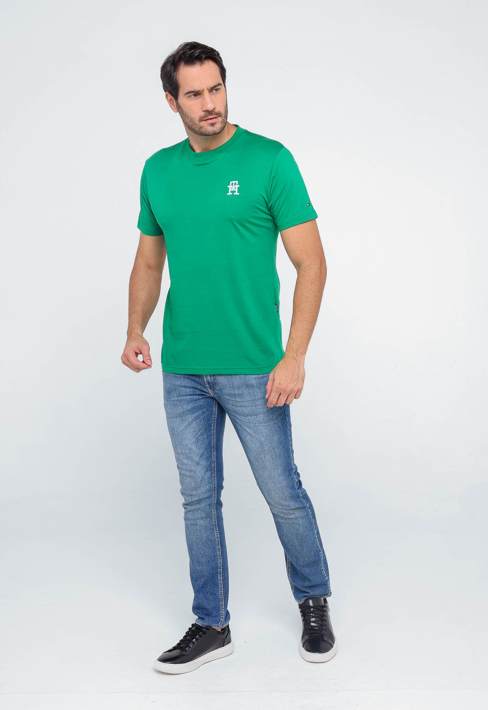 Camiseta Tommy Hilfiger Logo Peito TH Big - Henri Store