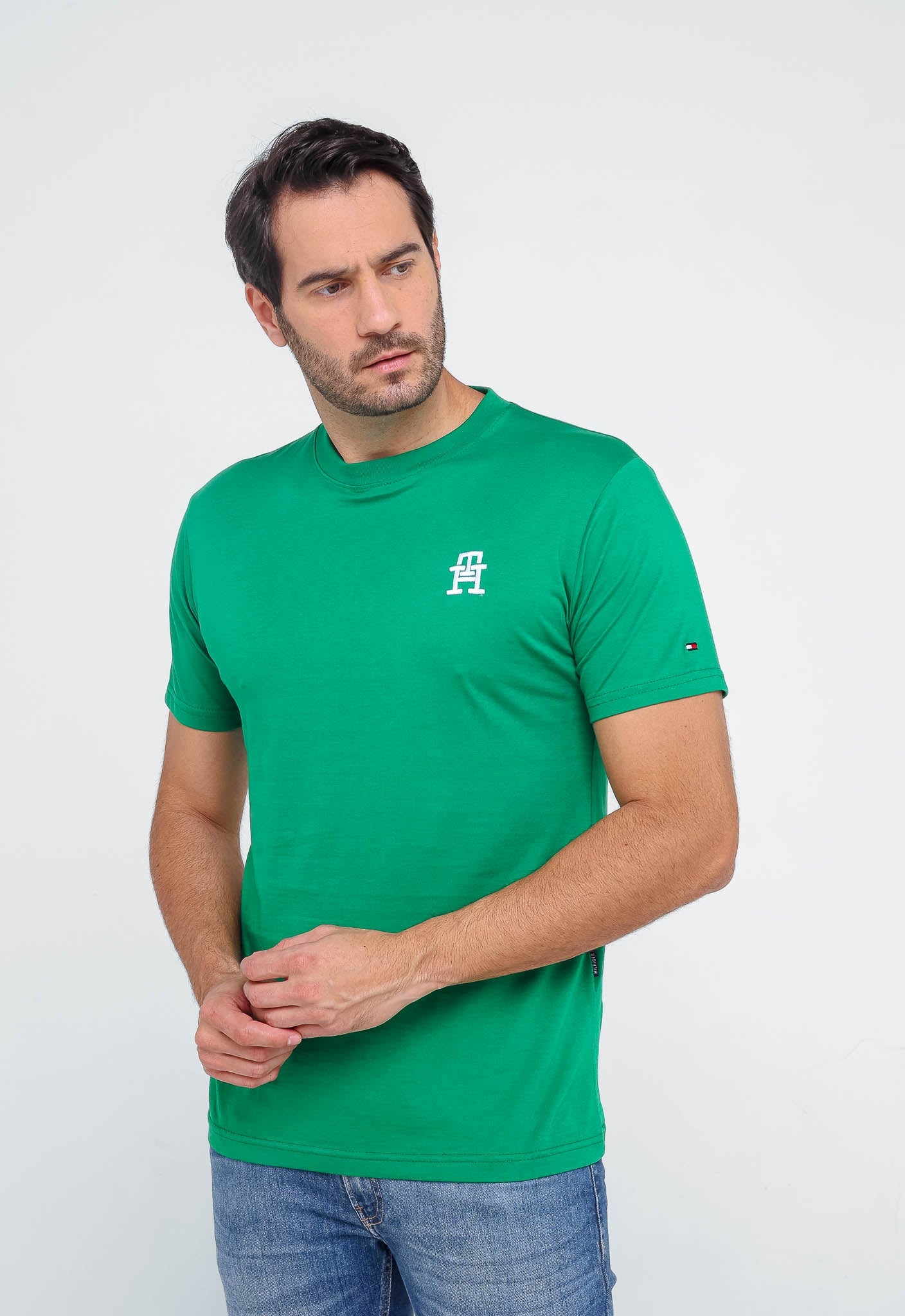 Camiseta Tommy Hilfiger Logo Peito TH Big - Henri Store