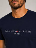 Camiseta Tommy Hilfiger Logo Tee Est. 1985 - Sale -LIVE - Henri Store