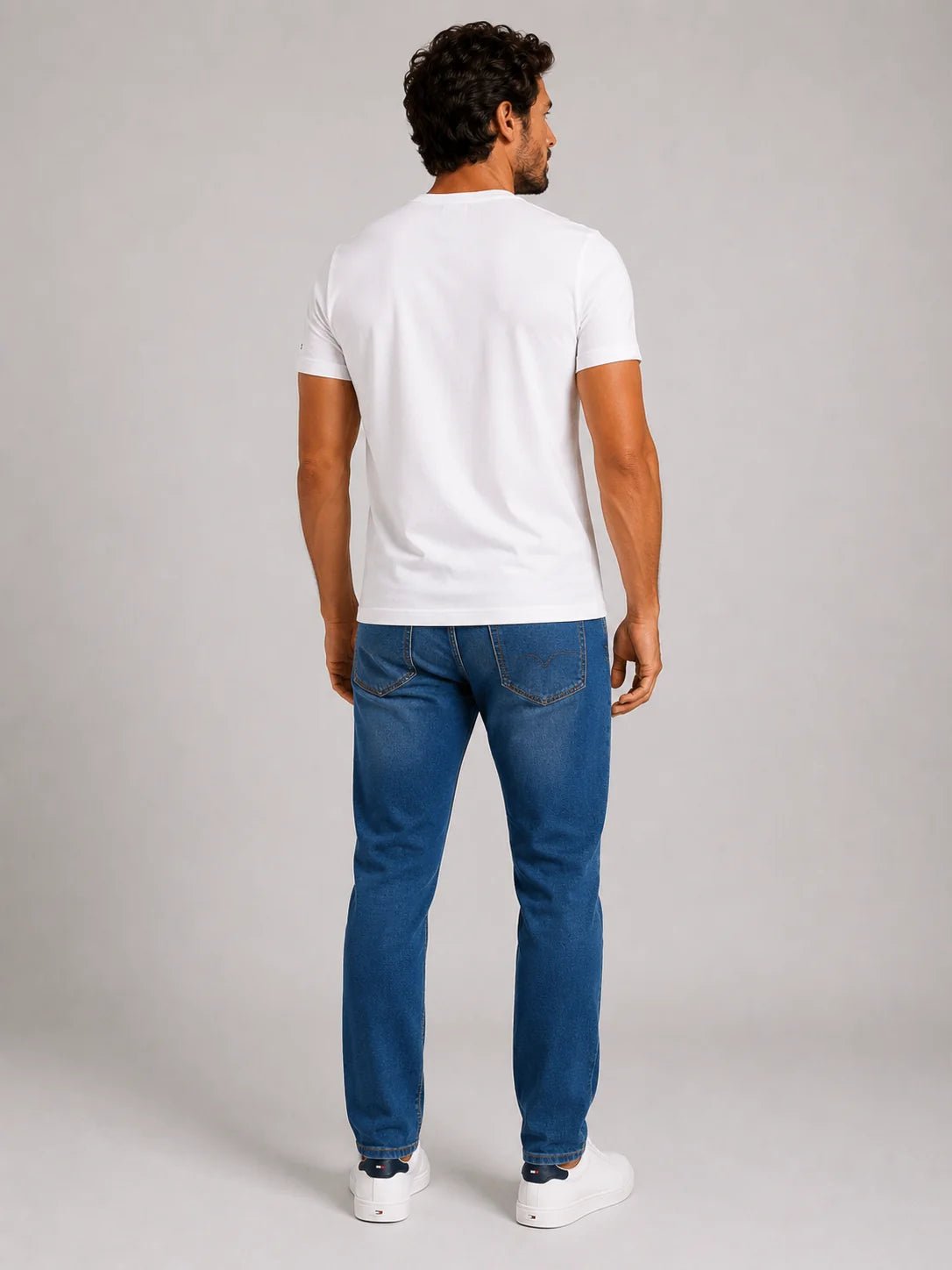 Camiseta Tommy Hilfiger Logo Tee Est. 1985 - Sale -LIVE - Henri Store