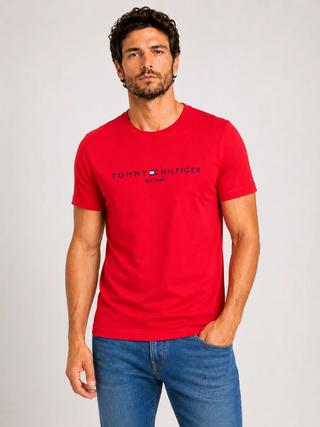 Camiseta Tommy Hilfiger Logo Tee Est. 1985 - Sale -LIVE - Henri Store
