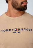 Camiseta Tommy Hilfiger Logo Tee Est. 1985 - Sale -LIVE - Henri Store