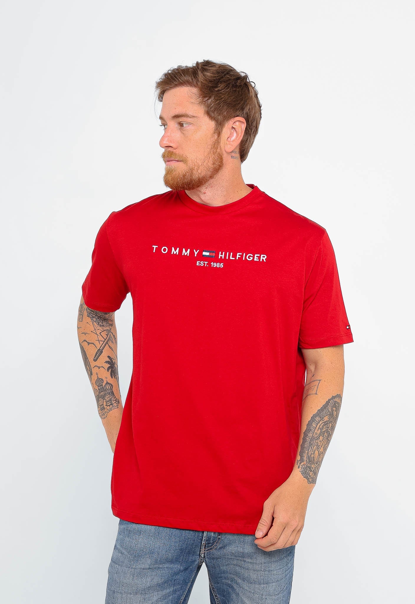 Camiseta Tommy Hilfiger Logo Tee Est. 1985 - Sale -LIVE - Henri Store