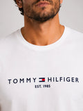 Camiseta Tommy Hilfiger Logo Tee Est. 1985 - Sale -LIVE - Henri Store
