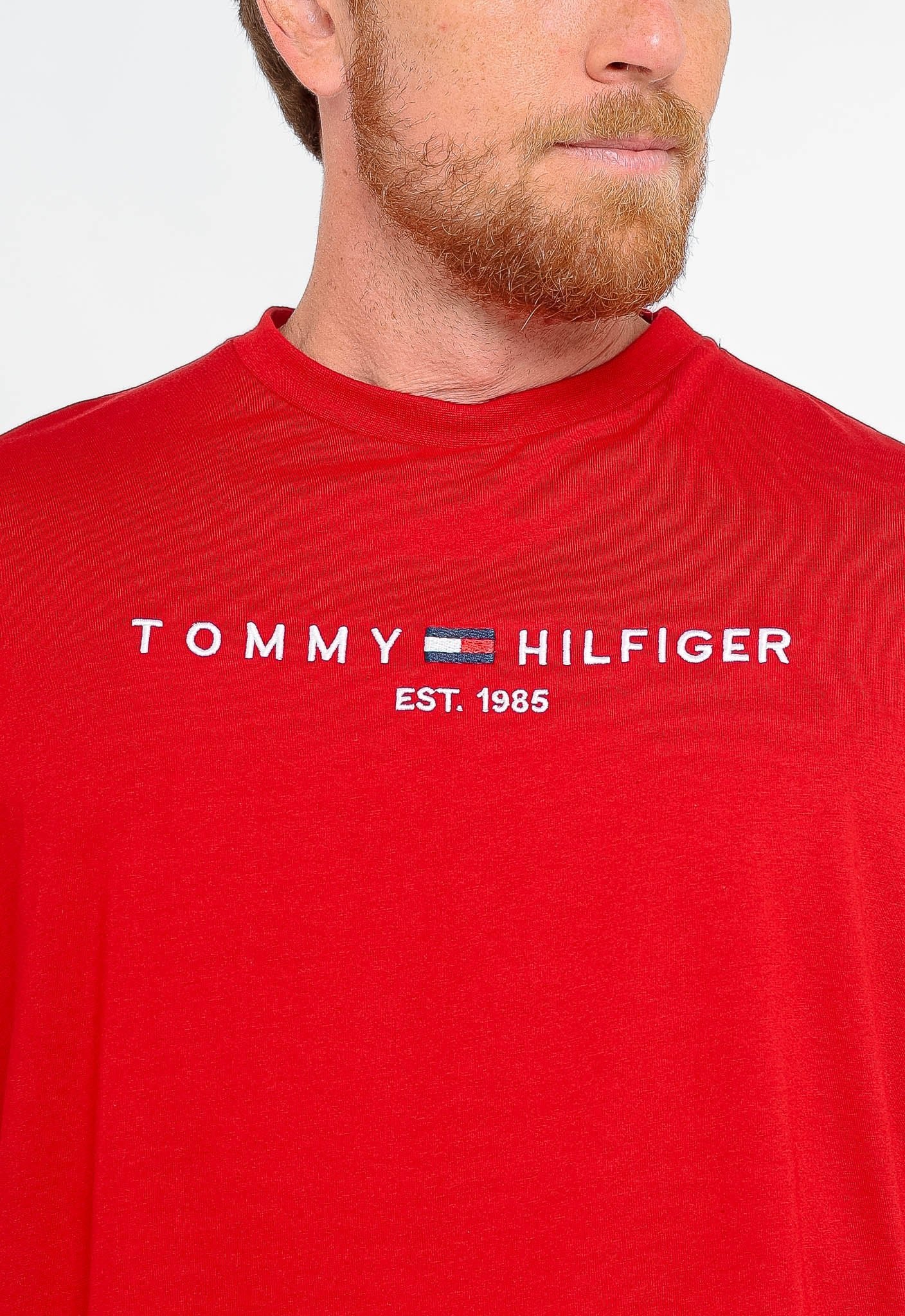 Camiseta Tommy Hilfiger Logo Tee Est. 1985 - Sale -LIVE - Henri Store
