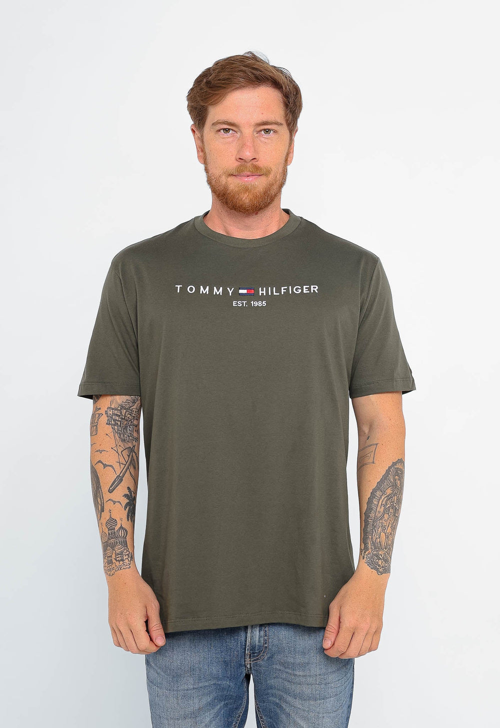 Camiseta Tommy Hilfiger Logo Tee Est. 1985 - Sale -LIVE - Henri Store
