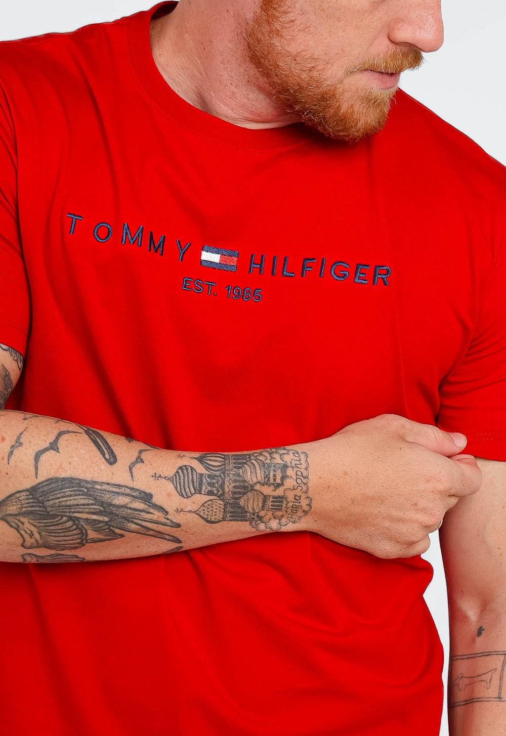 Camiseta Tommy Hilfiger Logo Tee- LIVE - Henri Store