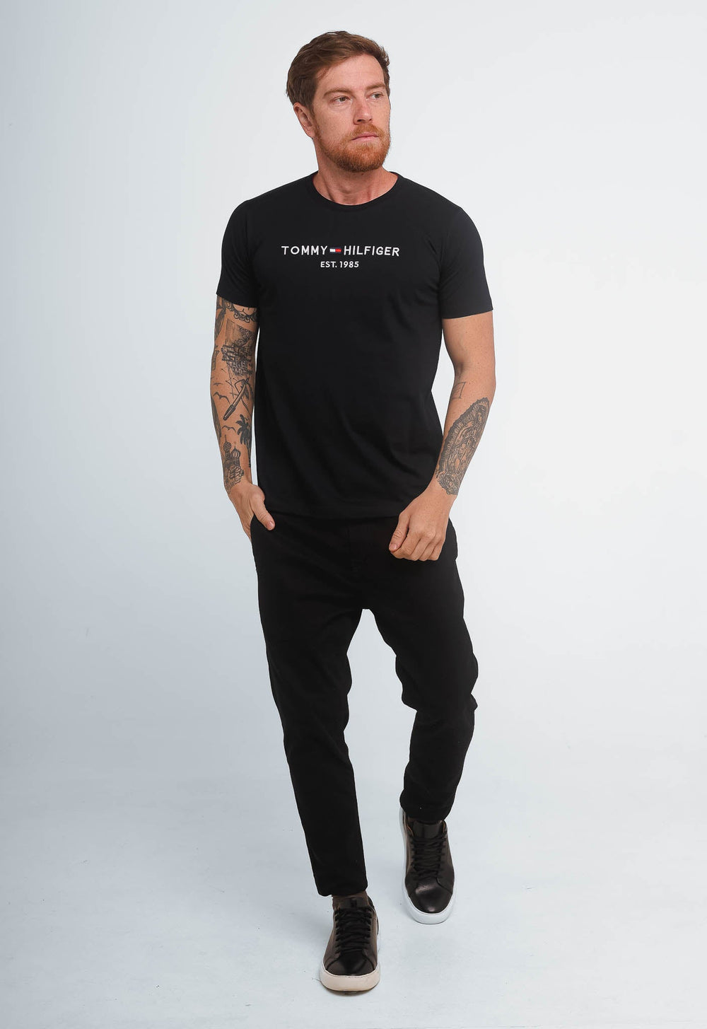 Camiseta Tommy Hilfiger Logo Tee- LIVE - Henri Store