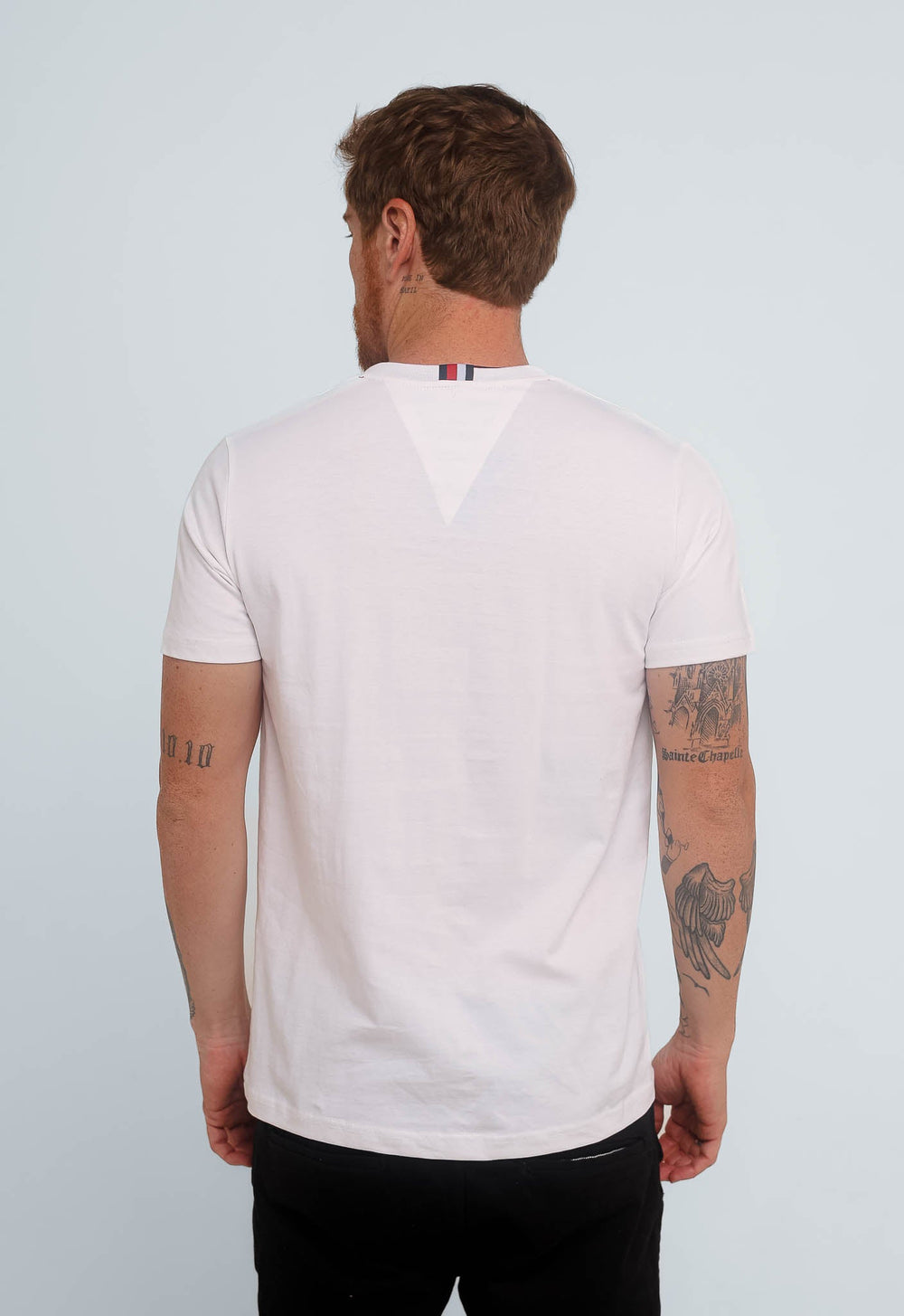 Camiseta Tommy Hilfiger Logo Tee- LIVE - Henri Store