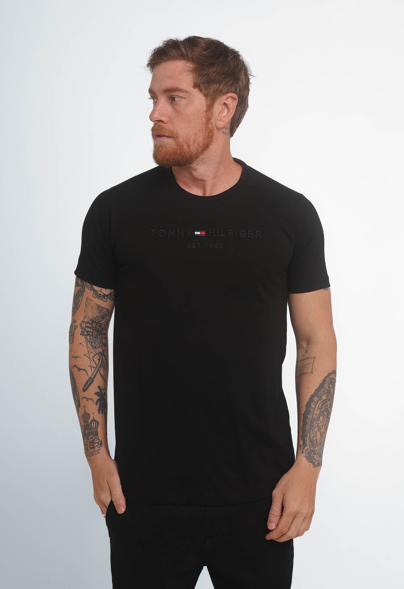 Camiseta Tommy Hilfiger Logo Tee- LIVE - Henri Store