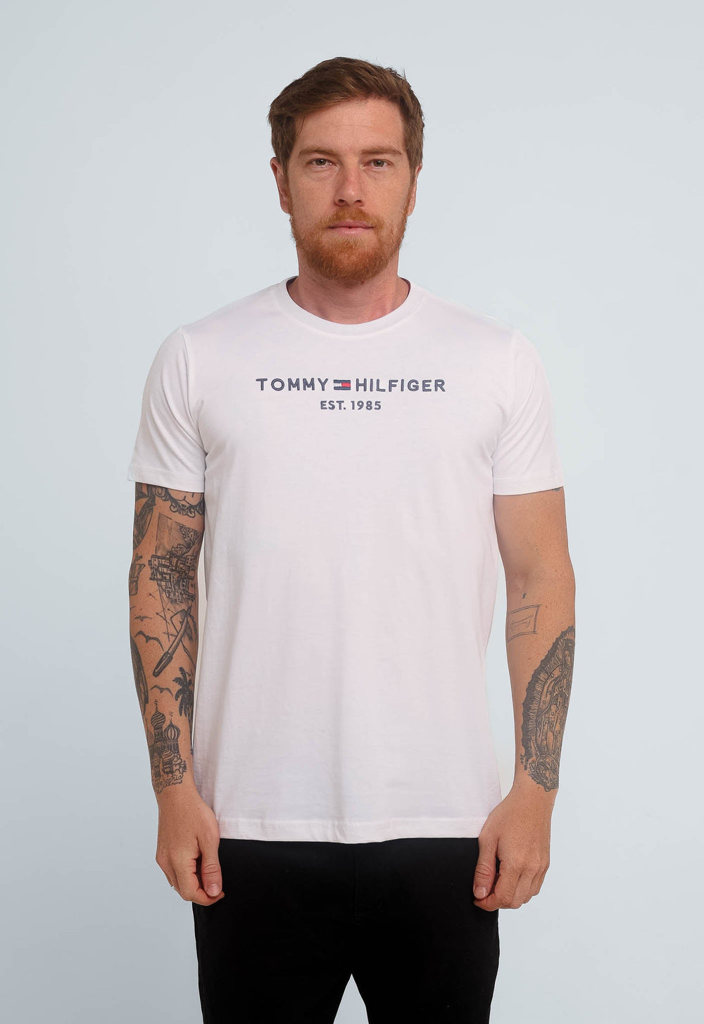 Camiseta Tommy Hilfiger Logo Tee- LIVE - Henri Store